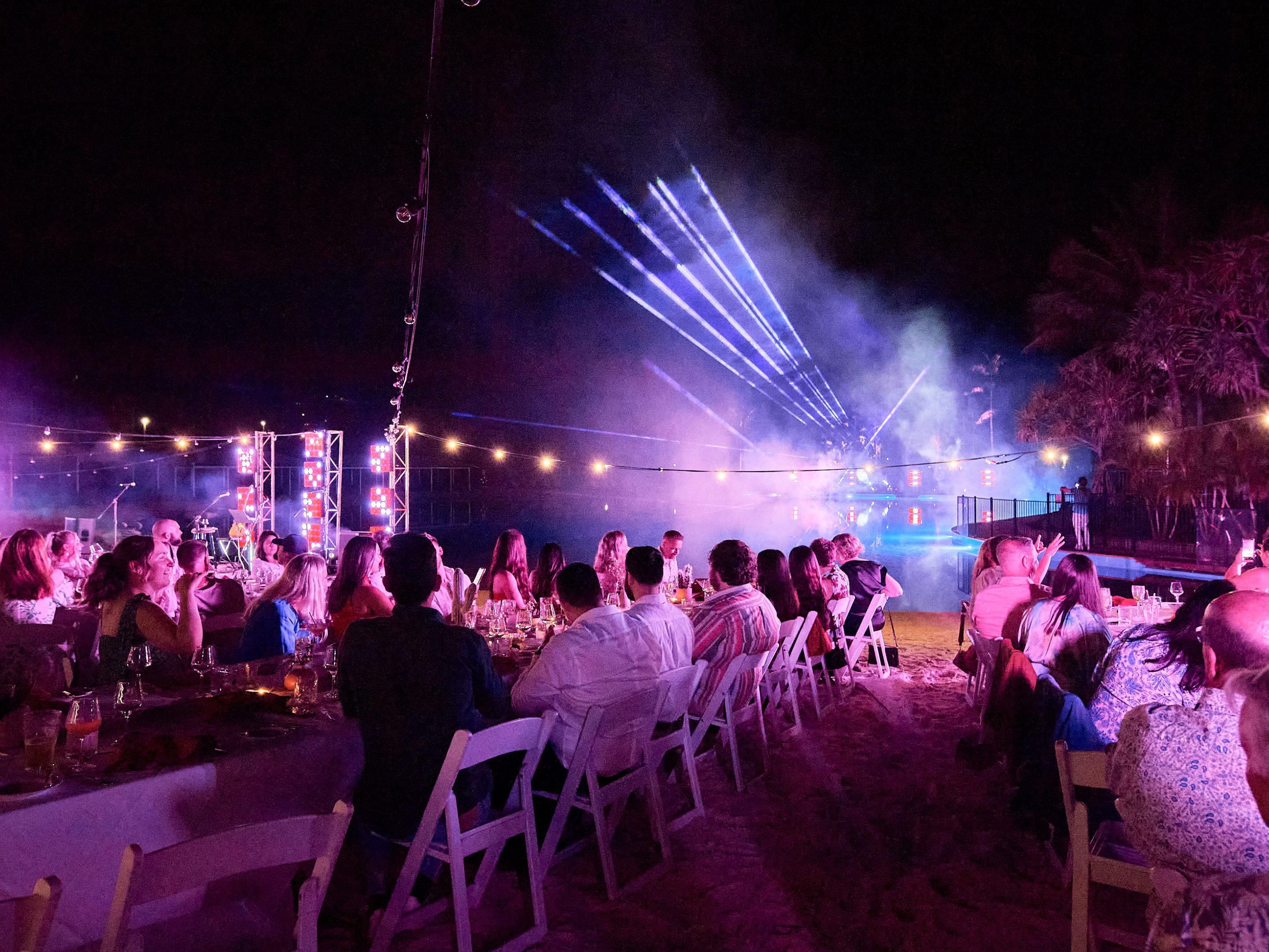 Event entertainment on the lagoon beach 