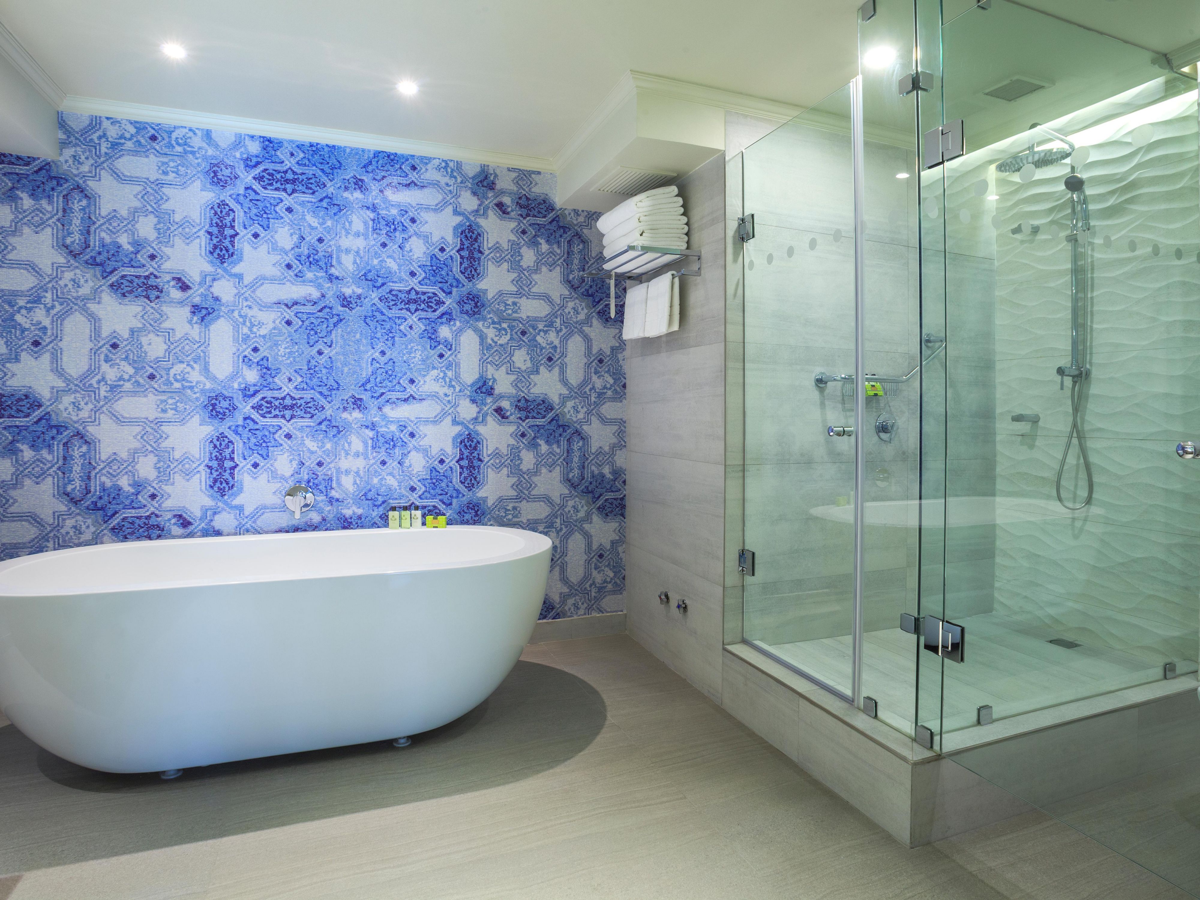 Luxury Suite Bathroom