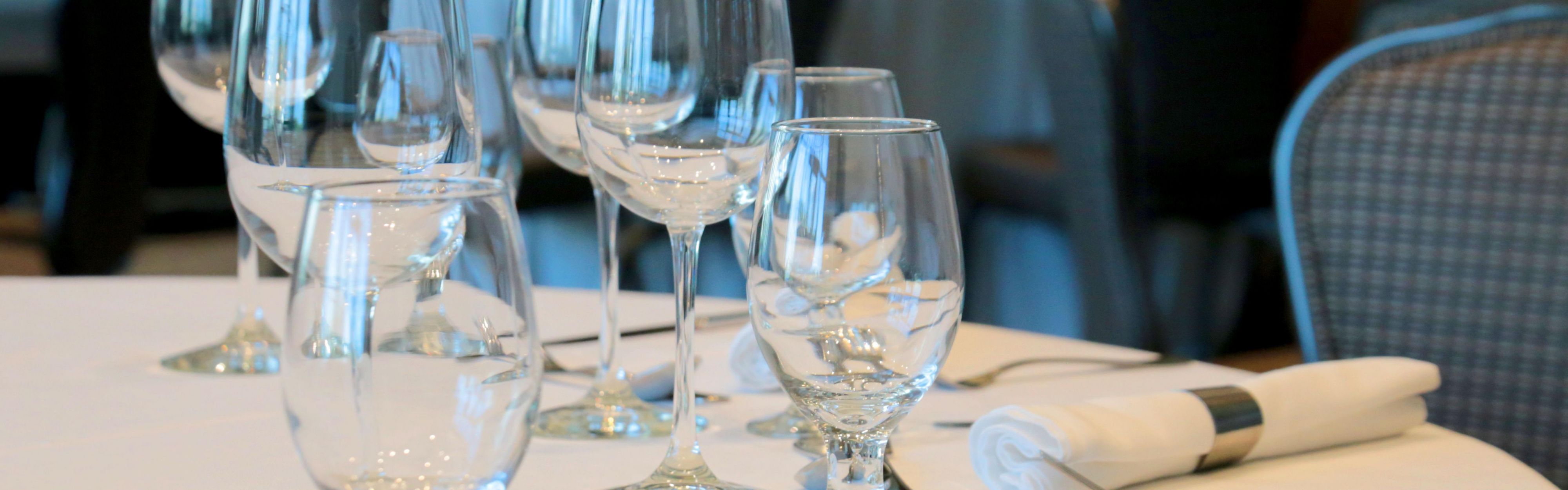 Table setting for graduation