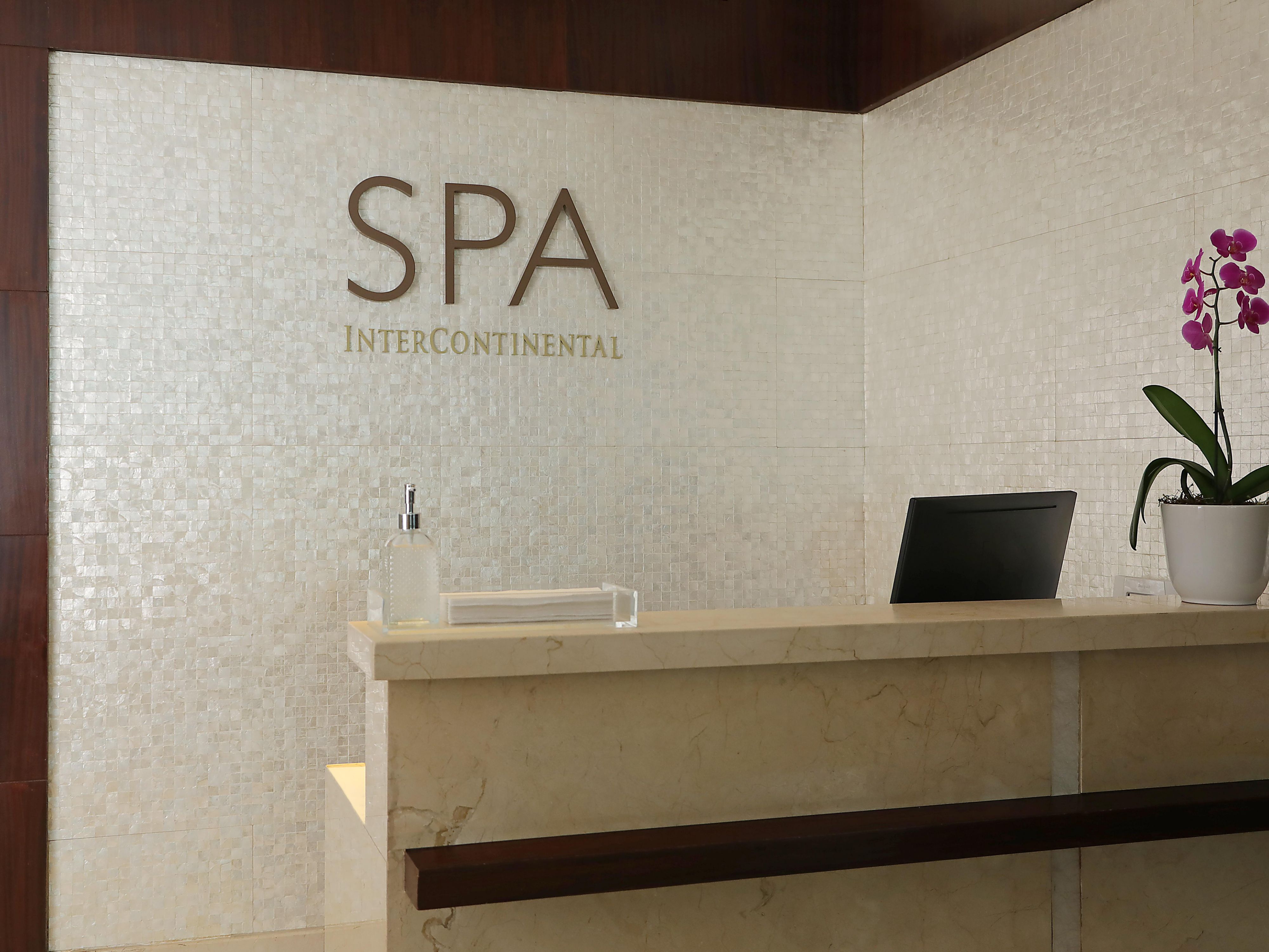 Front desk at SPA Intercontinental