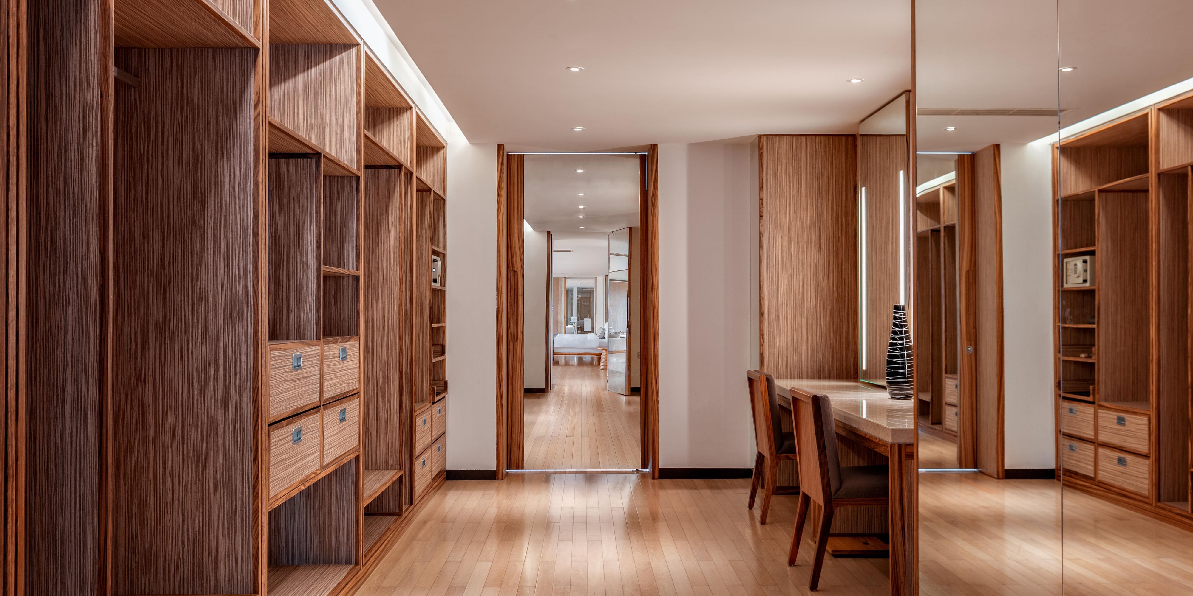 2 King 2 Bedroom Presidential Suite Ocean View