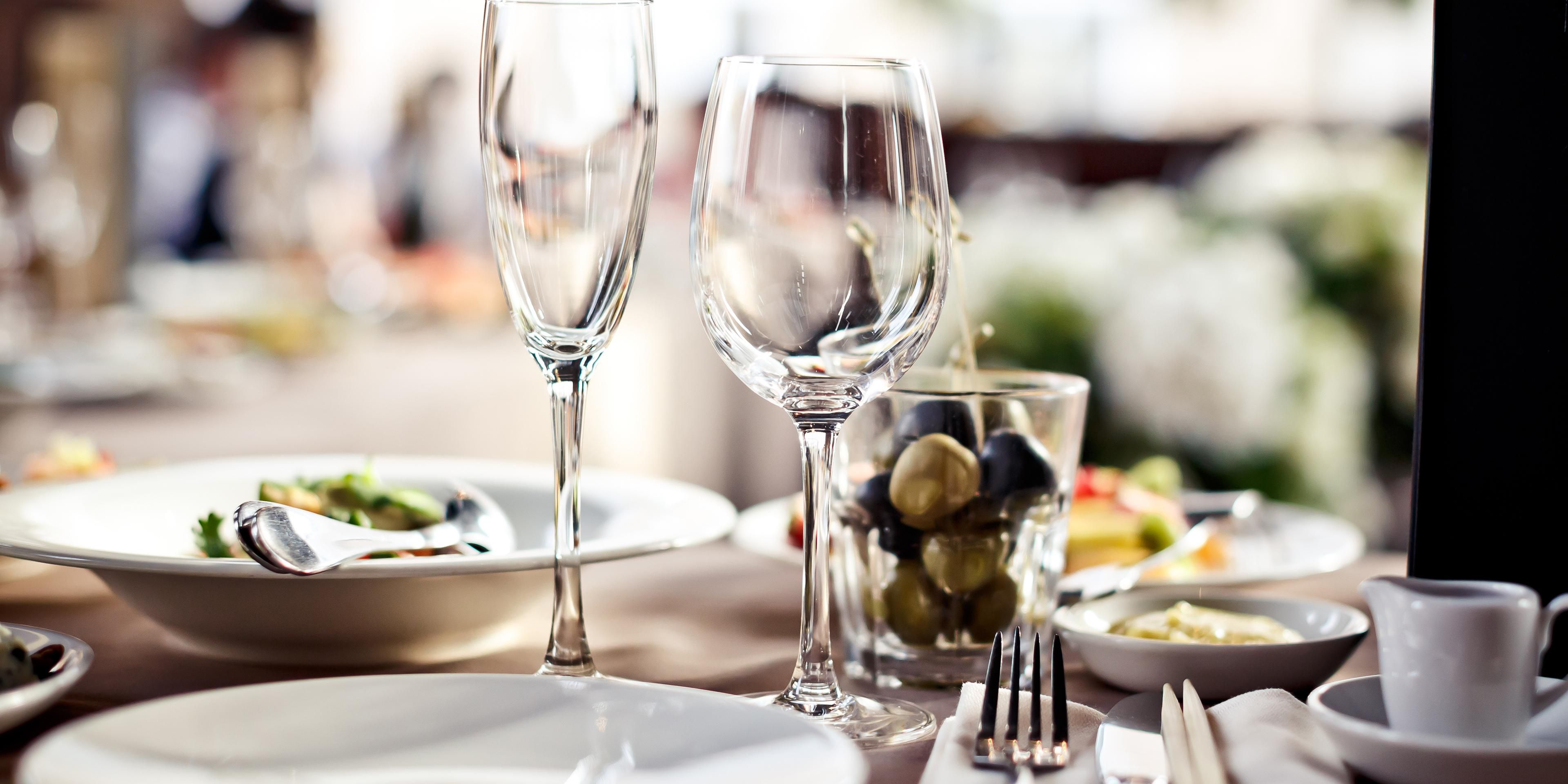 Celebrate love at the InterContinental São Paulo with a romantic three-course dinner, specially prepared for Valentine's Day. On June 12th from 7:00 PM to 10:30 PM at Tarsila Restaurant
Enjoy a unique dining experience, with the option of wine pairing to make your evening even more special. Reserve now and surprise your loved one.