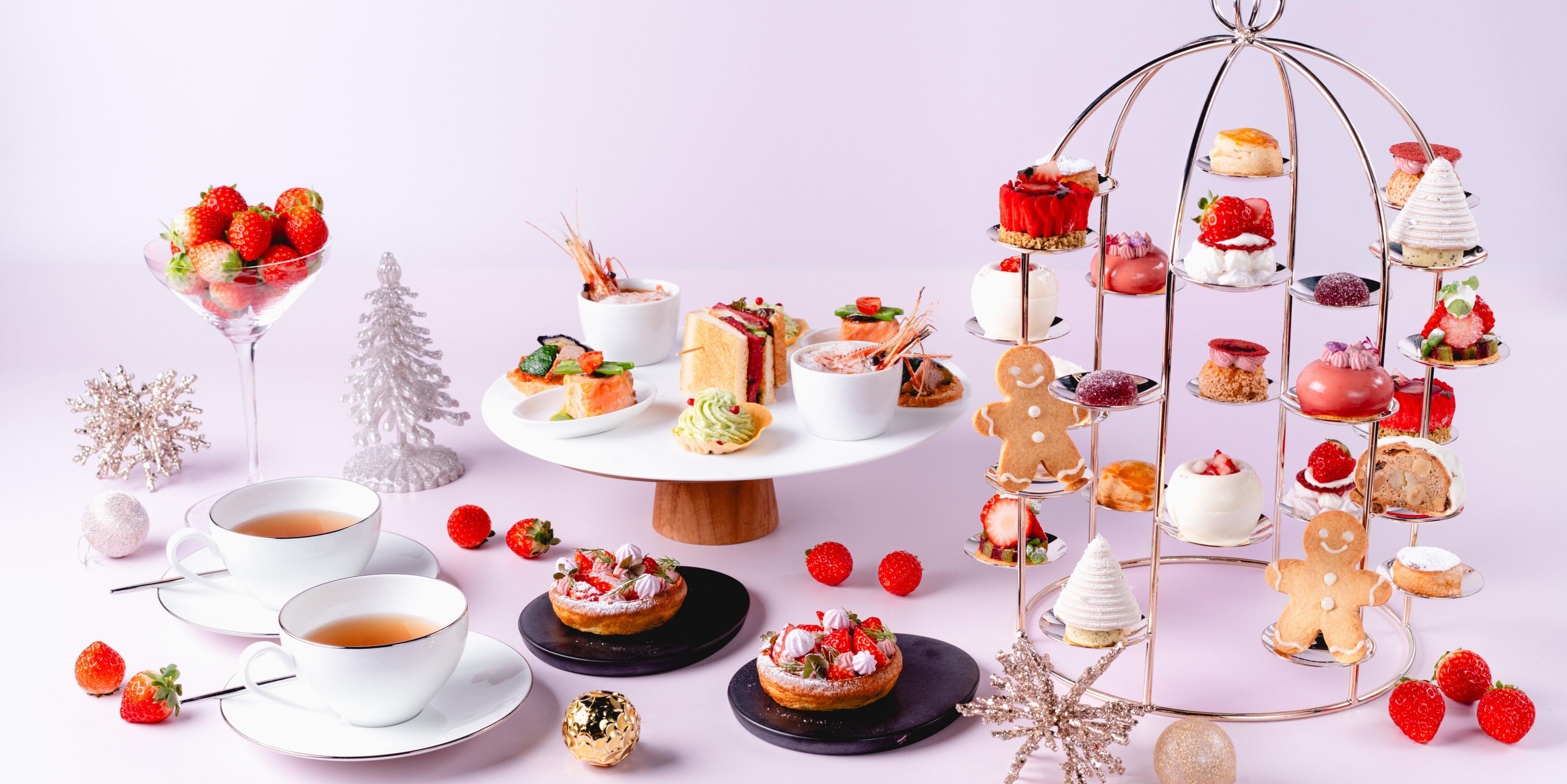 Enjoy our signature Afternoon Tea with premium teas, seasonal sweets, and savory bites by day. At night, the lounge transforms into a bar serving original cocktails and mocktails made with fresh Hokkaido ingredients, alongside light snacks perfect with champagne or whisky.