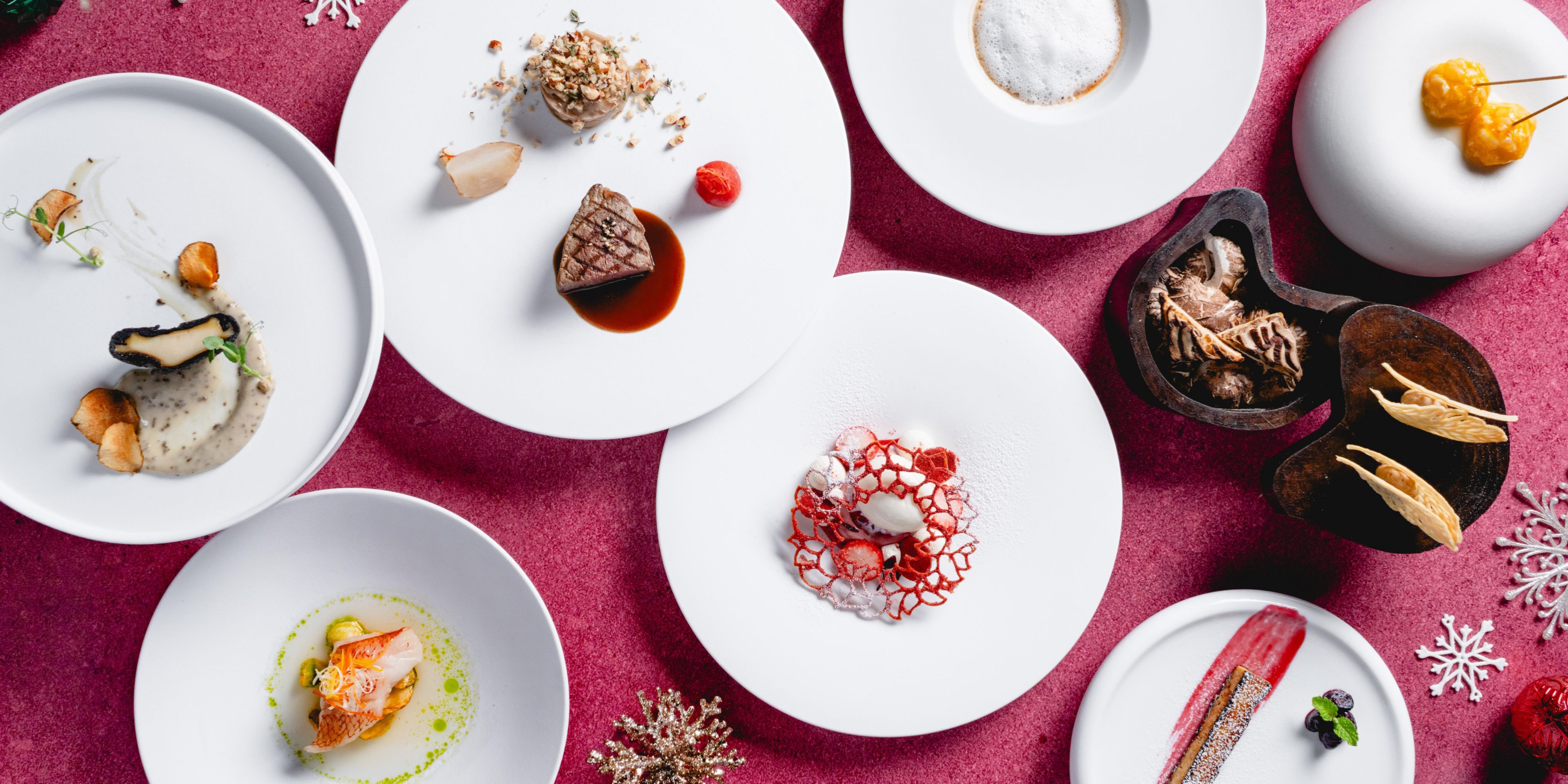 Experience Hokkaido’s flavors at AuBlanc, where modern casual French cuisine meets local ingredients. From breakfast to dinner, enjoy buffet, set courses, and a la carte dishes. Our onsite bakery fills the space with the aroma of freshly baked breads and pastries, offering a refined and inviting dining experience.