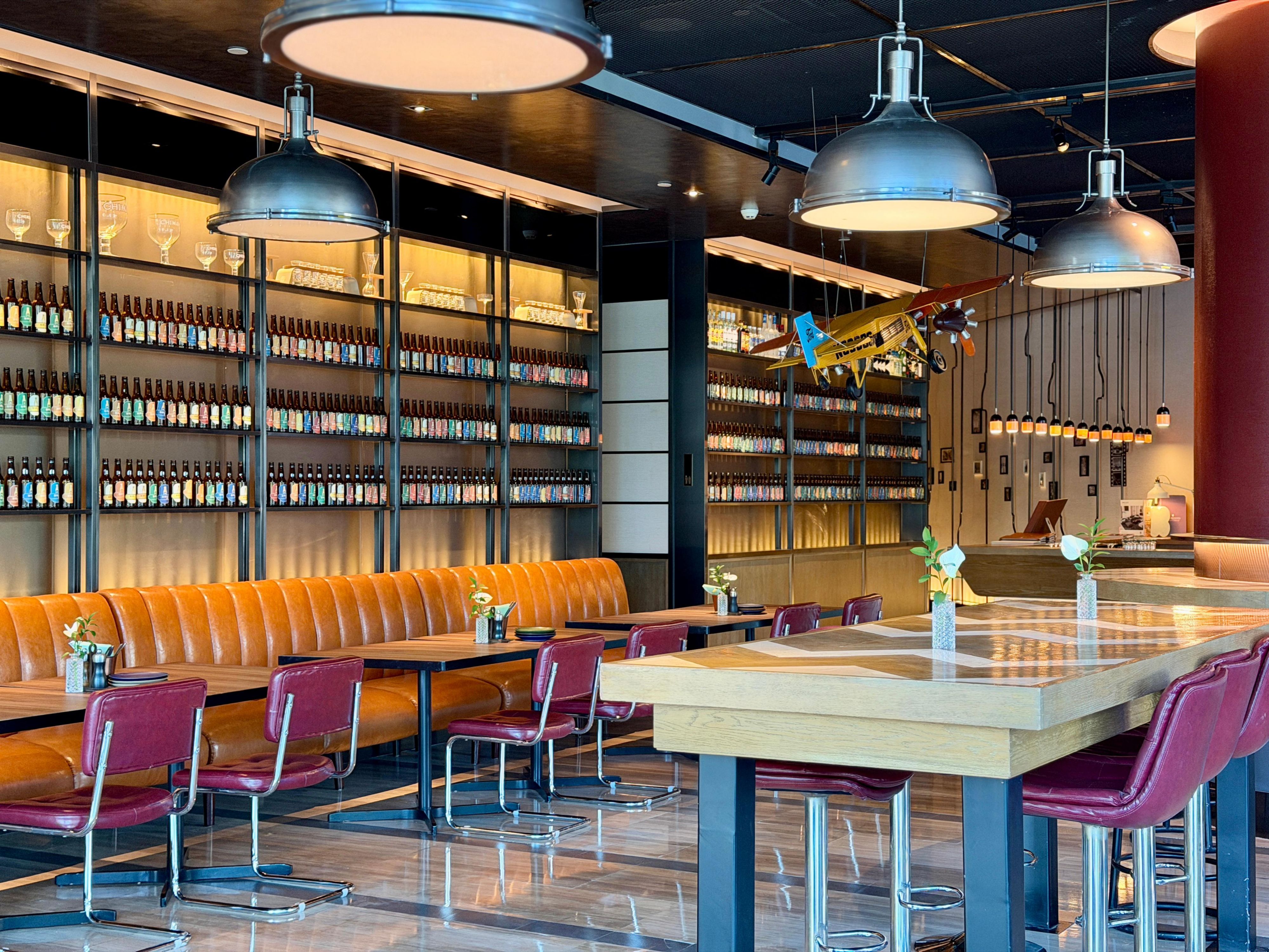Bar y salón