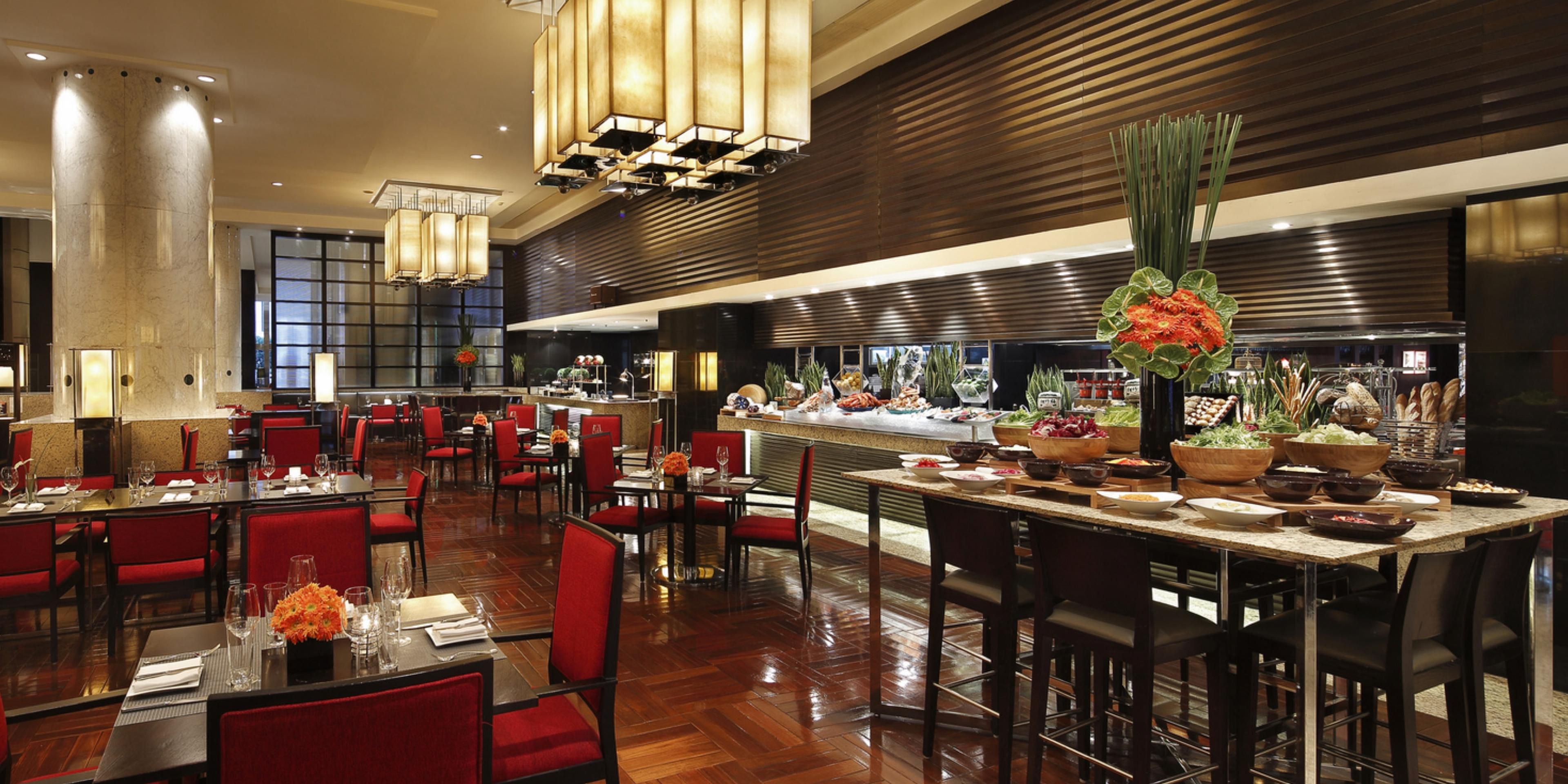 LEVEL 1 All Day Dining Room is our all day dining restaurant with a large buffet for breakfast, lunch and dinner. Also, we provide an a la carte menu for lunch and dinner. The menu centers around four cuisines including noodles and rice, pasta and pizza, Japanese and grills.