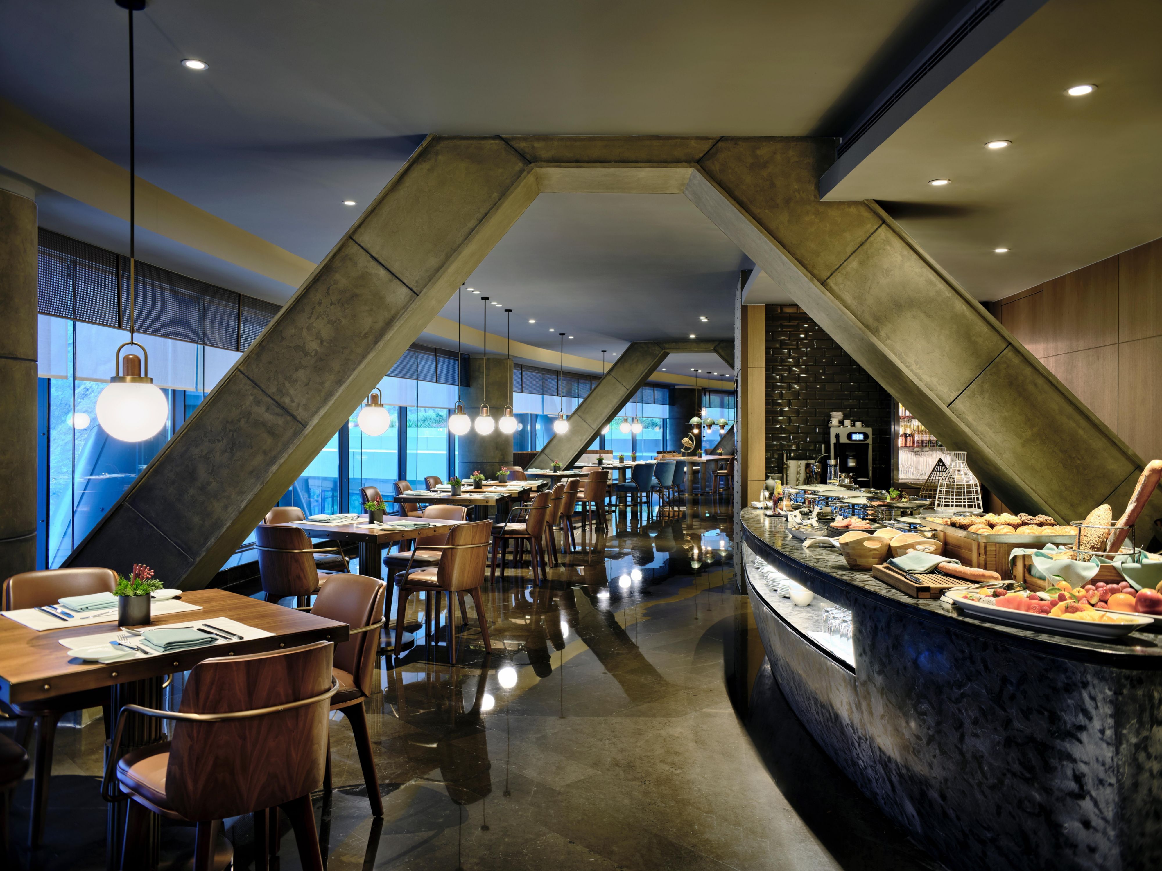 Club Floor Lounge