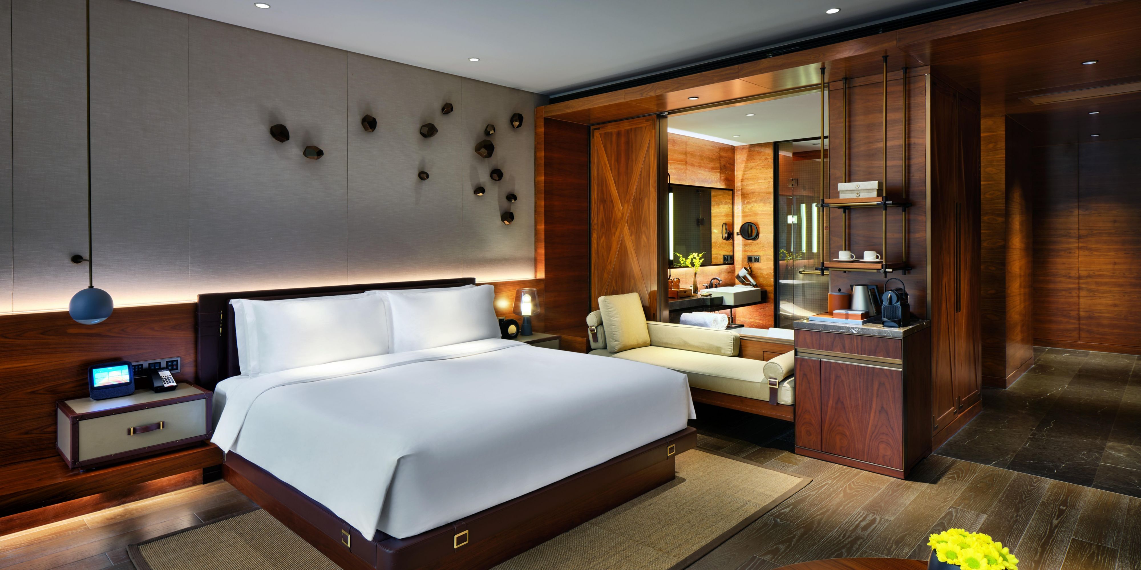 InterContinental 1 King Bed Superior Room Garnet 