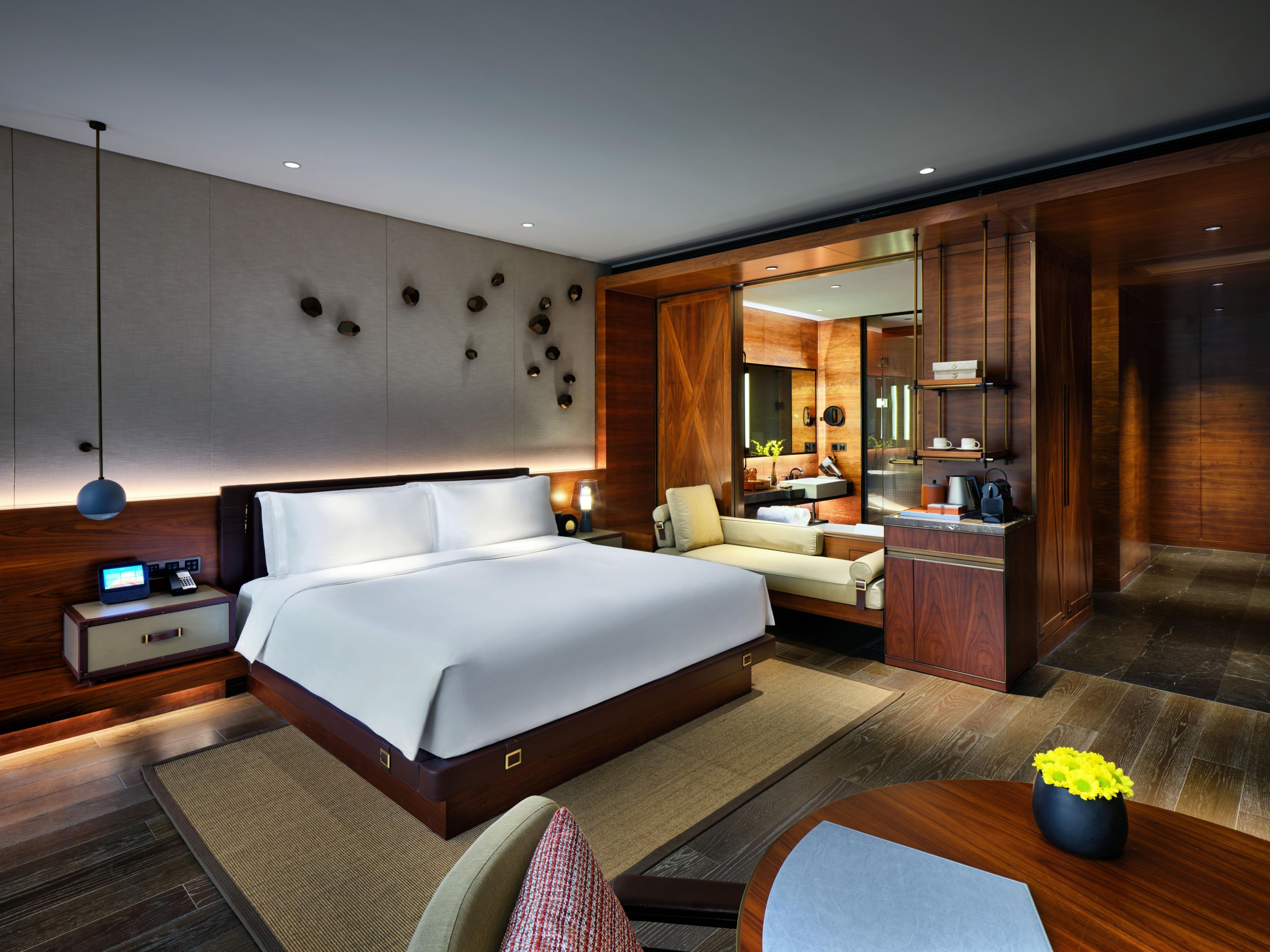 InterContinental 1 King Bed Superior Room Garnet 