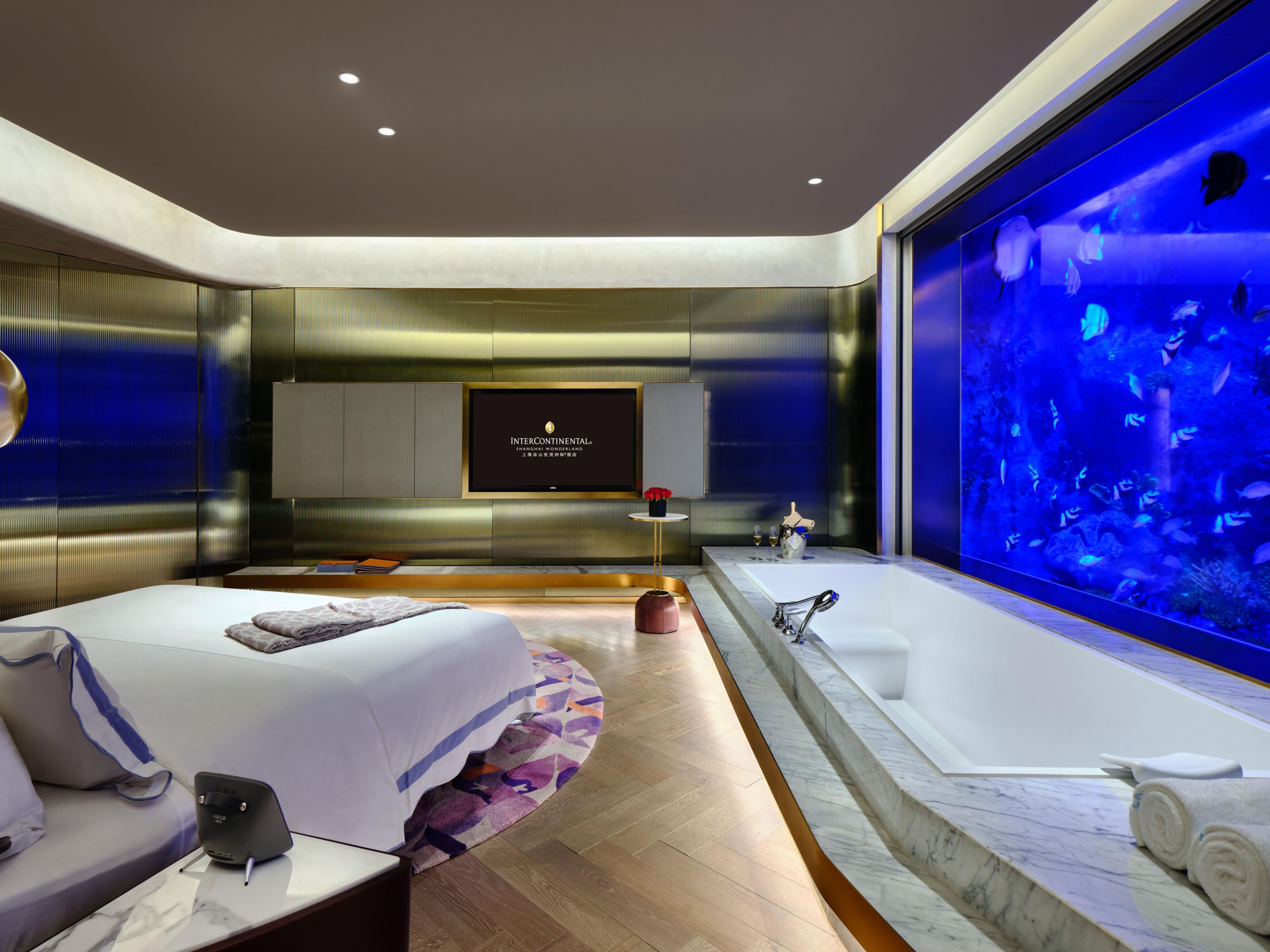  InterContinental King Bed Suite Underwater View