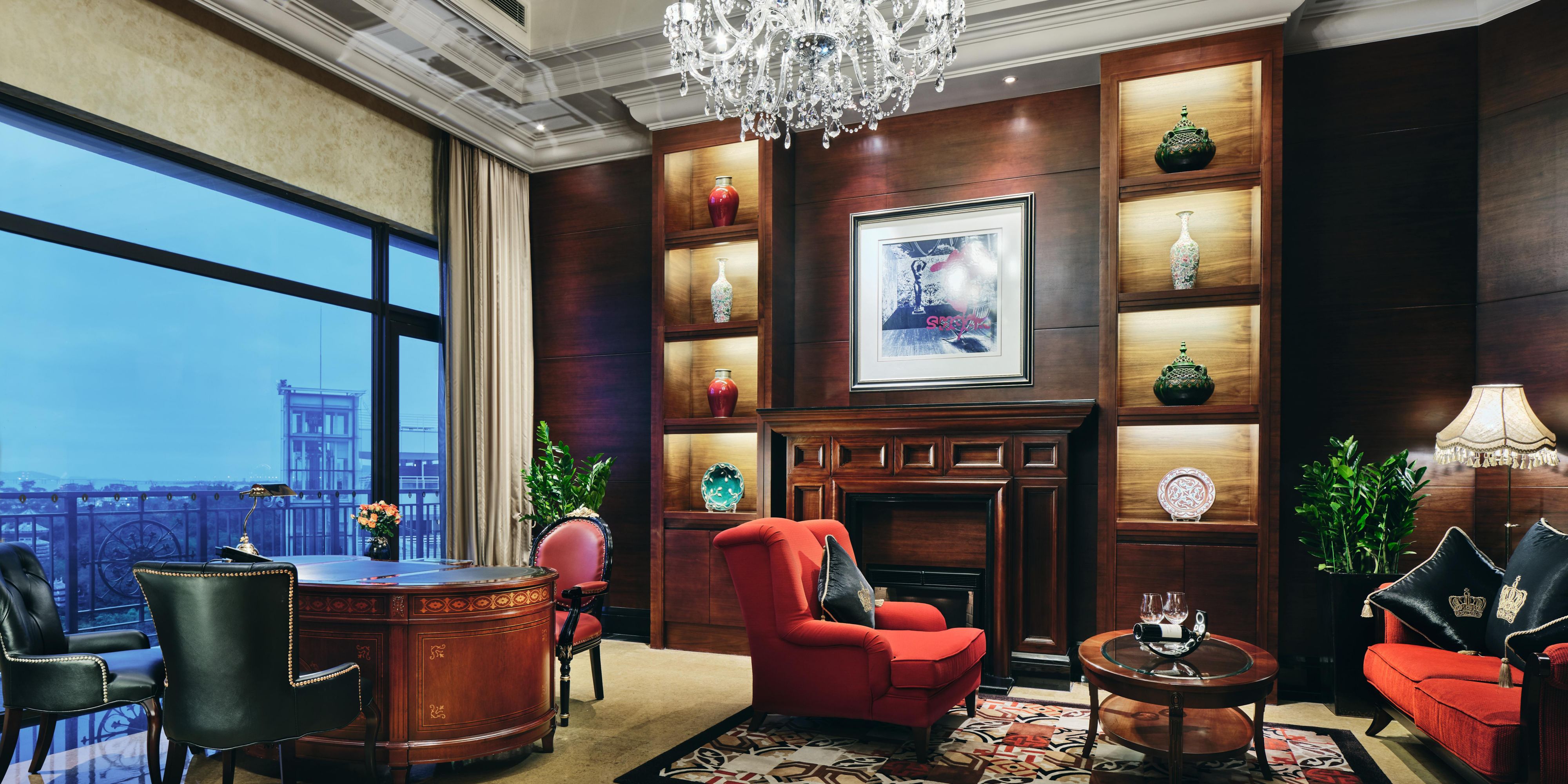 Presidential suite studyroom