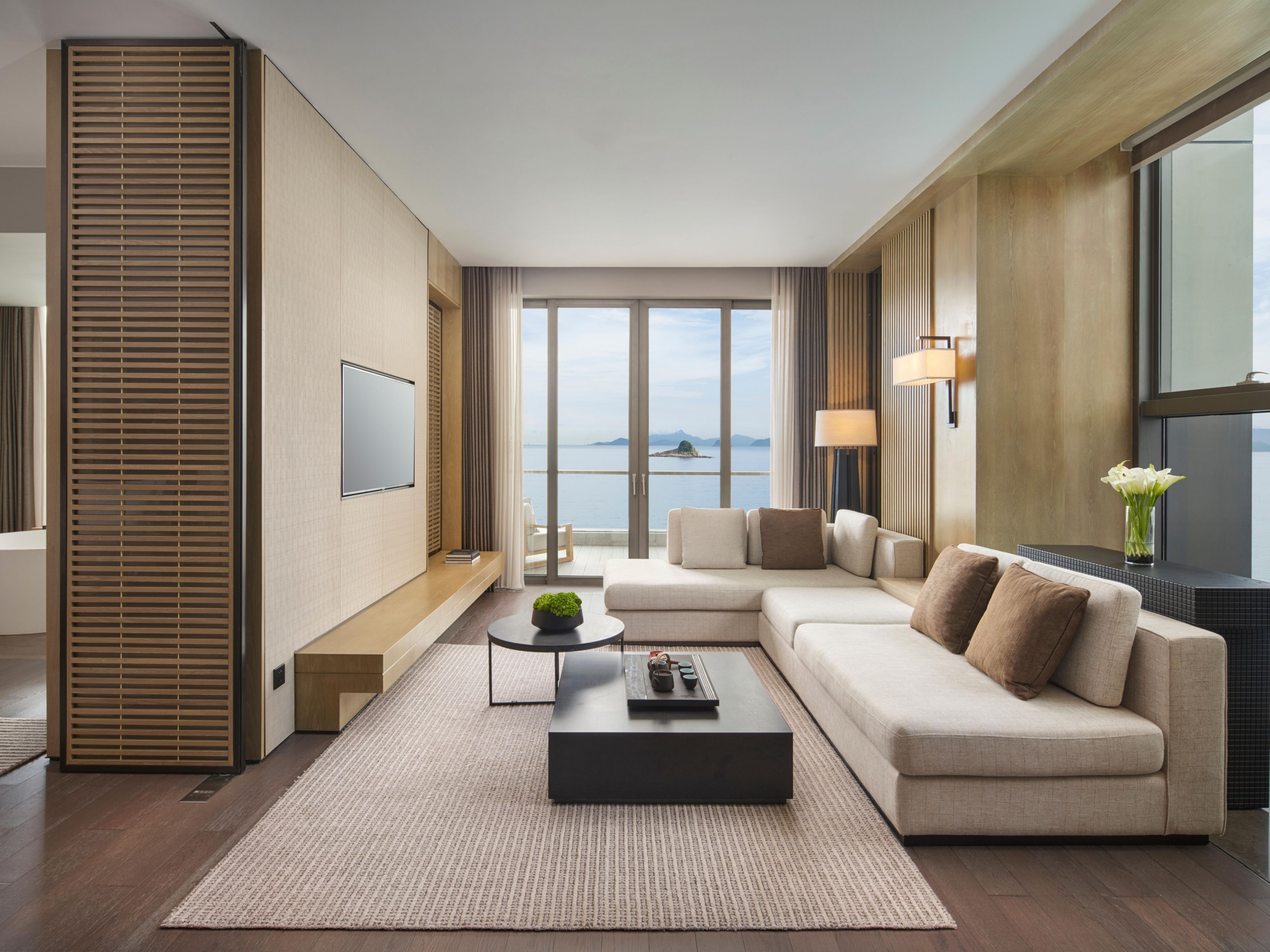 1 King Bed 1 Bedroom Club Ocean View Suite
