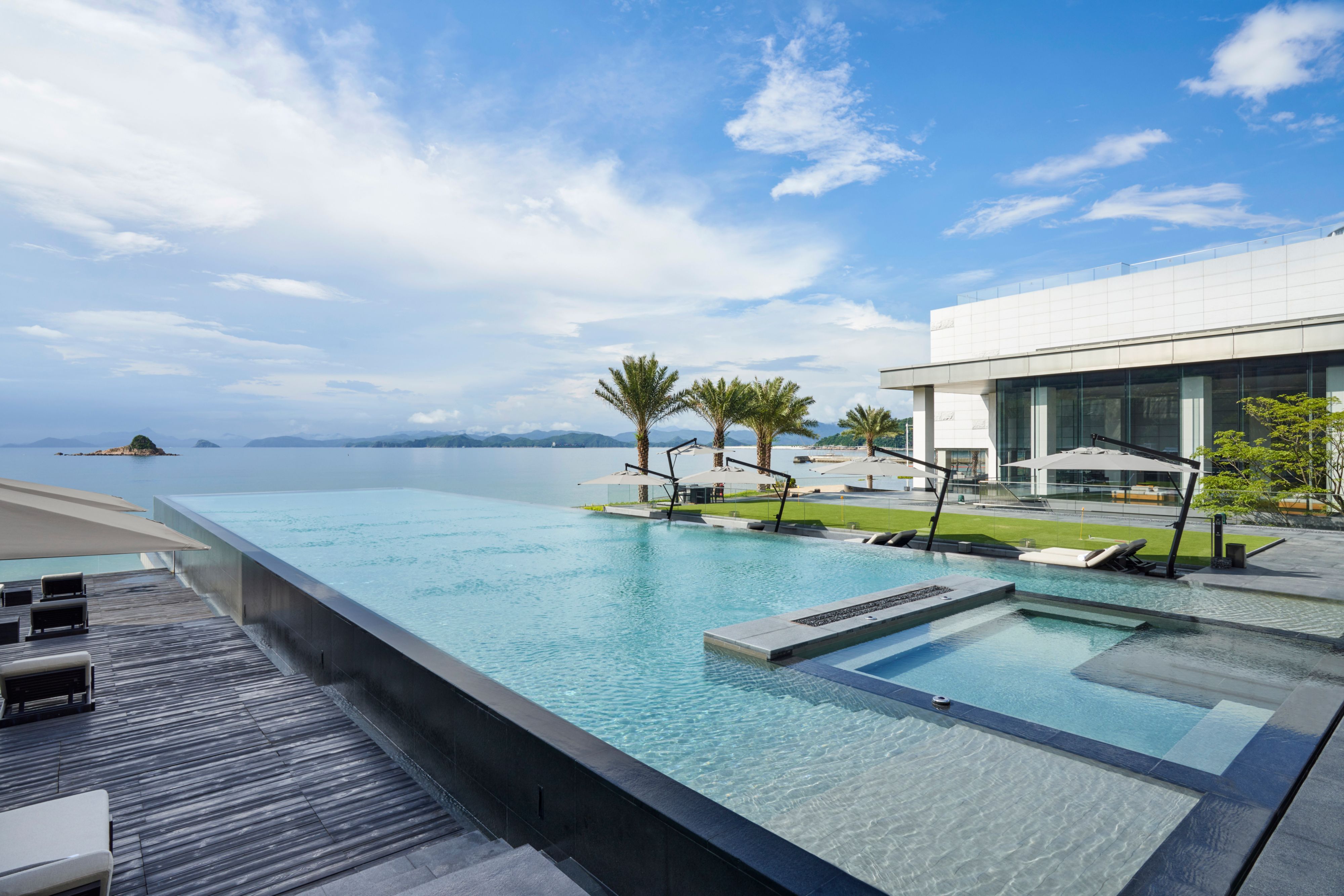 InterContinental Shenzhen Dameisha Resort Luxury Amenities