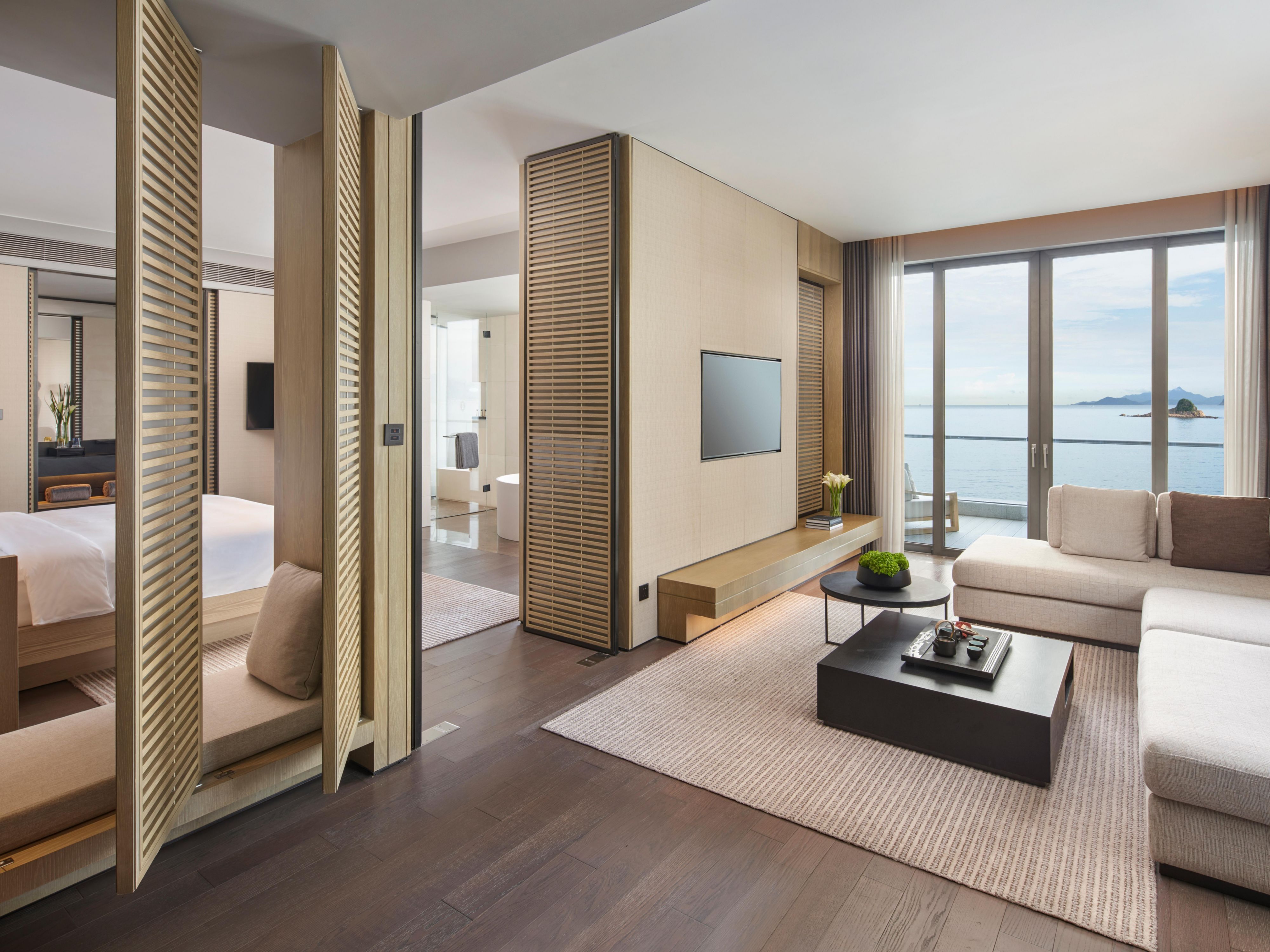 1 King Bed 1 Bedroom Club Ocean View Suite