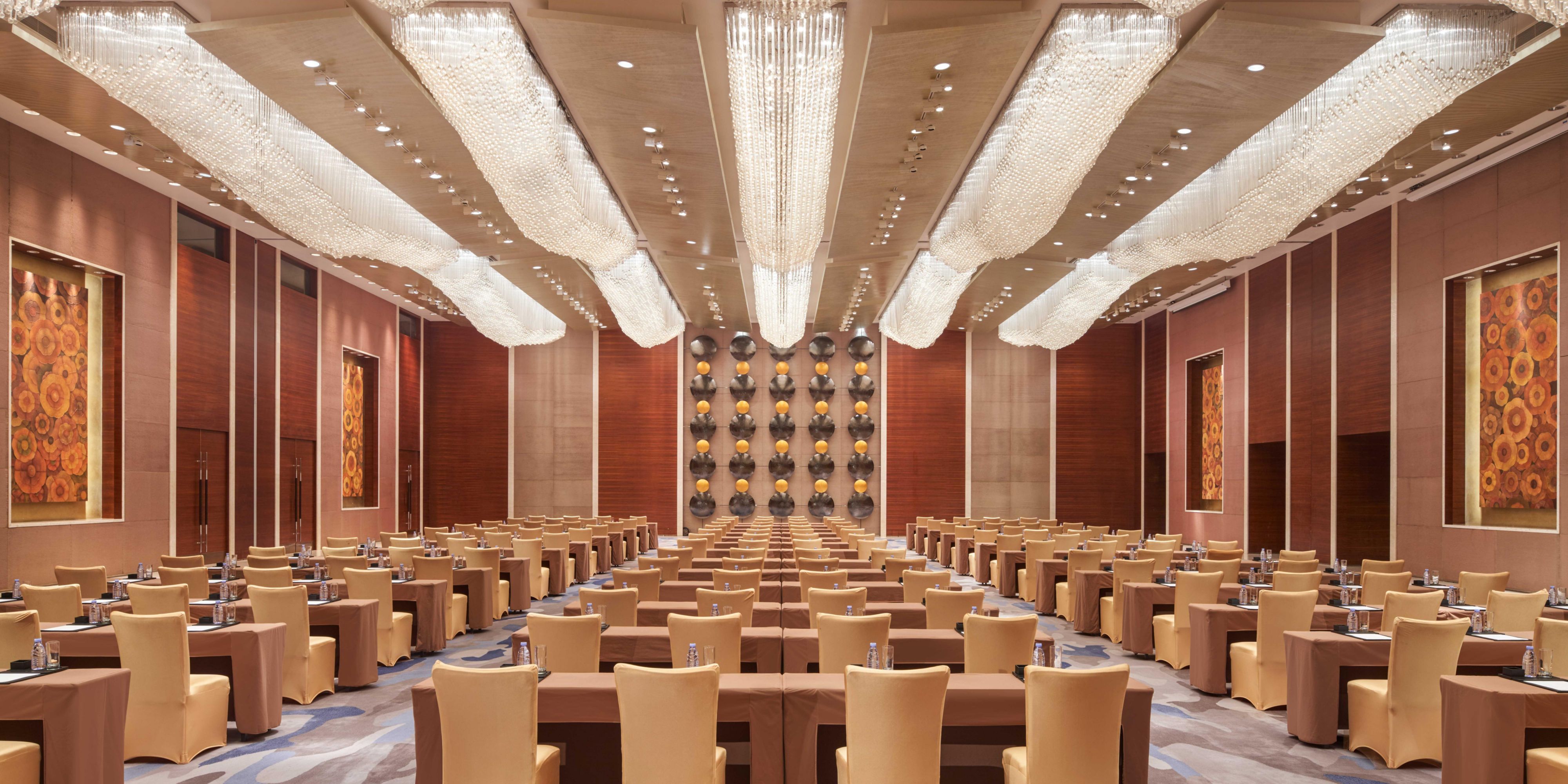 A pillar-free Ballroom covers 1020 sqm with 7.5-meter-high ceilings for banquets of over 1,000 guests, plus a 1,500 sqm Ballroom Foyer. Besides the Ballroom, there are 10 function rooms tailored for exclusive business meetings and social gatherings.