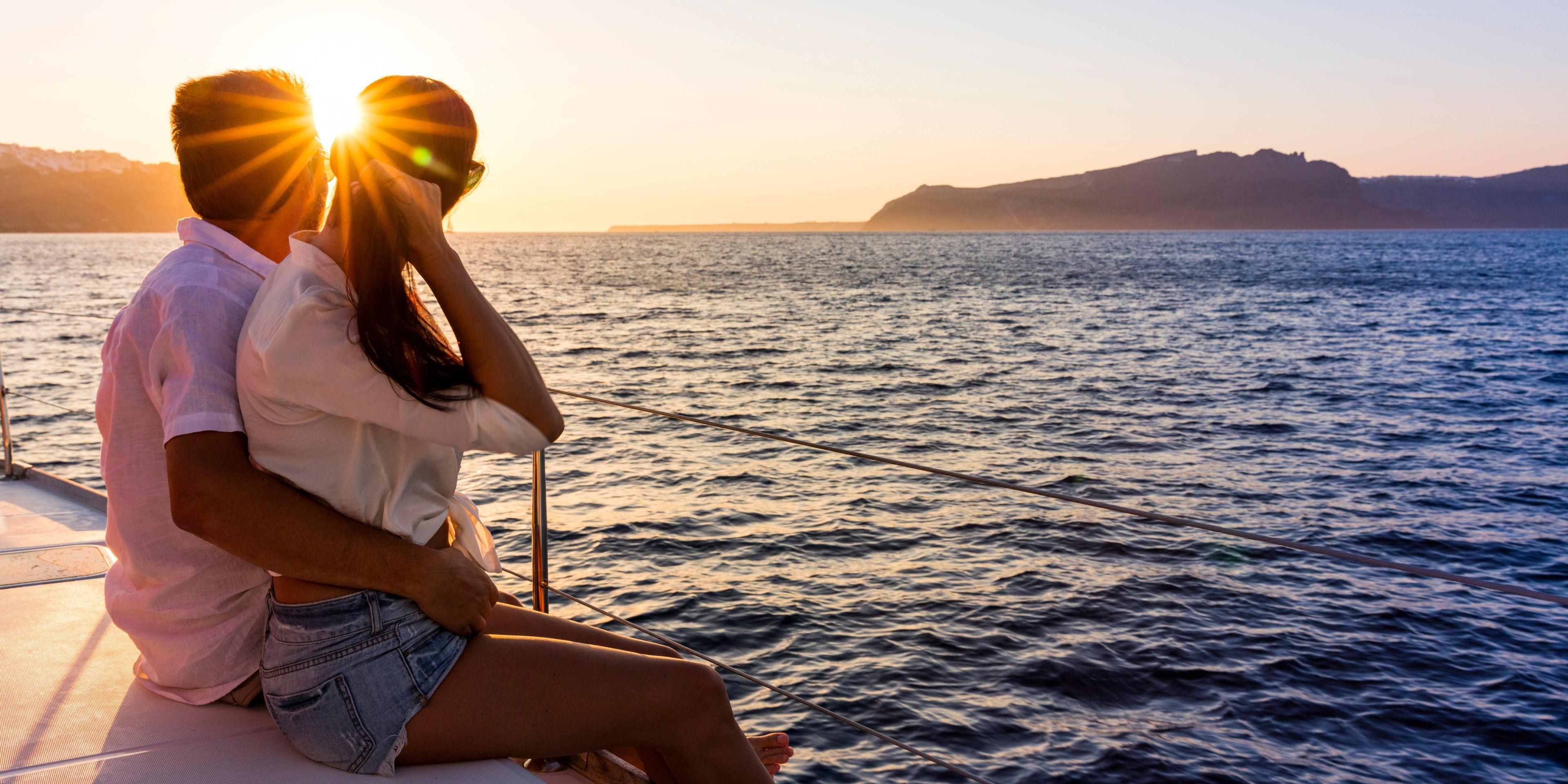Set sail on a private yacht to the tranquil Lazarus Island, where a romantic sunset dinner awaits on board. Experience a celebration like no other, complemented by a suite stay, and toast to the evening with champagne and sweet treats. For an even more special celebration, add a personal touch and transform your stay with customised decorations. 