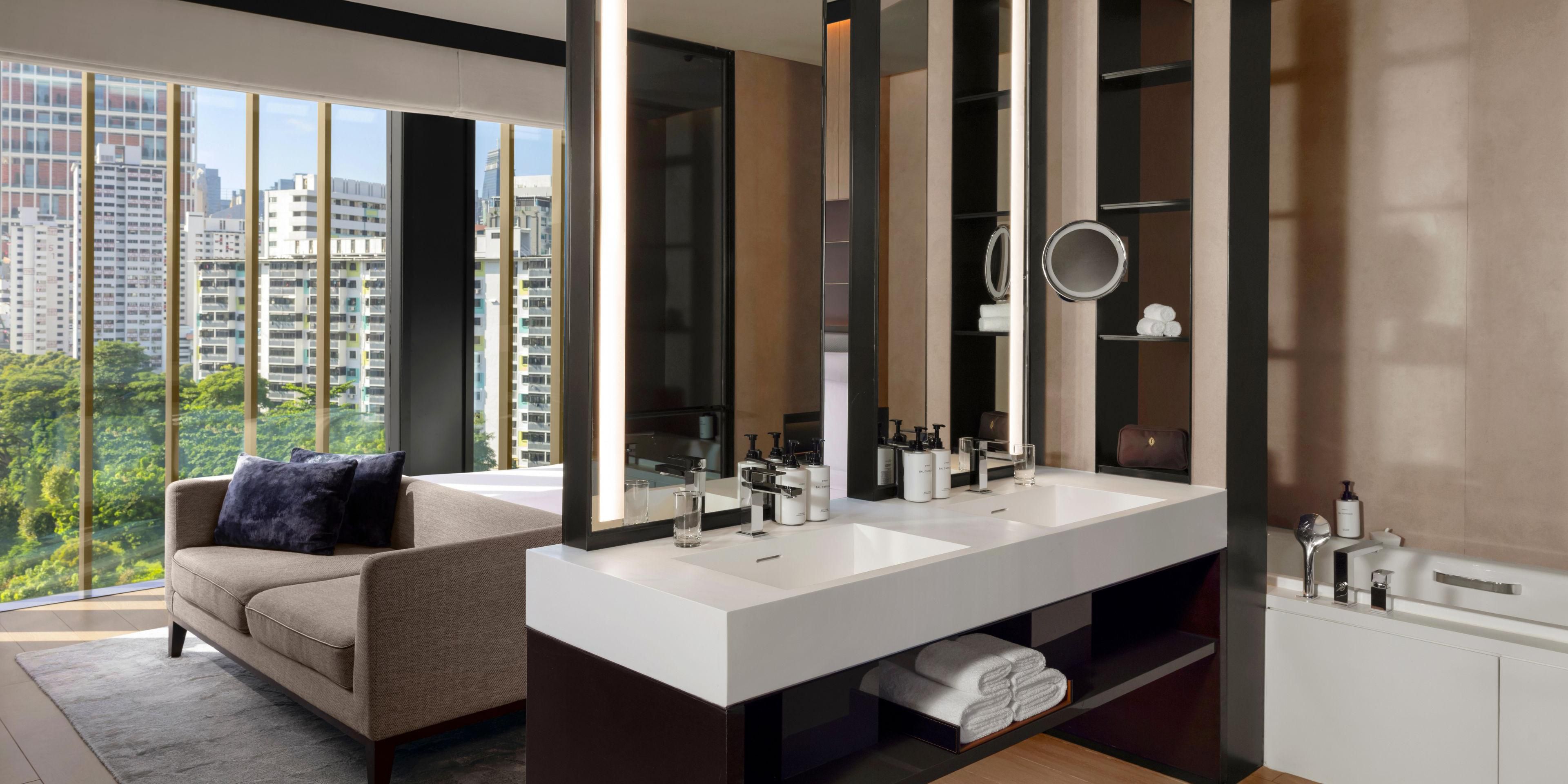 King Junior Suite Bathroom