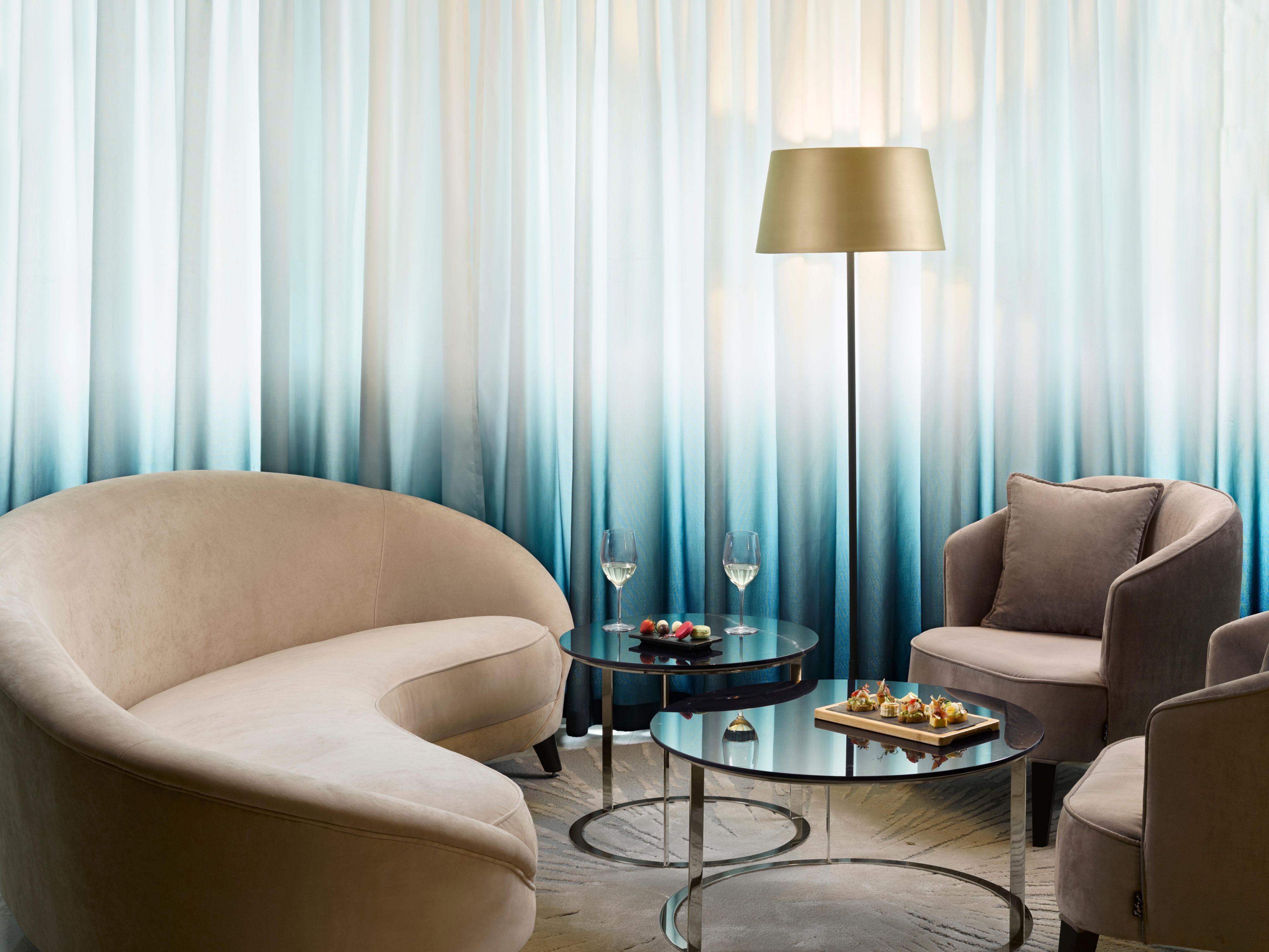 Club InterContinental Lounge offers sophistication and comfort