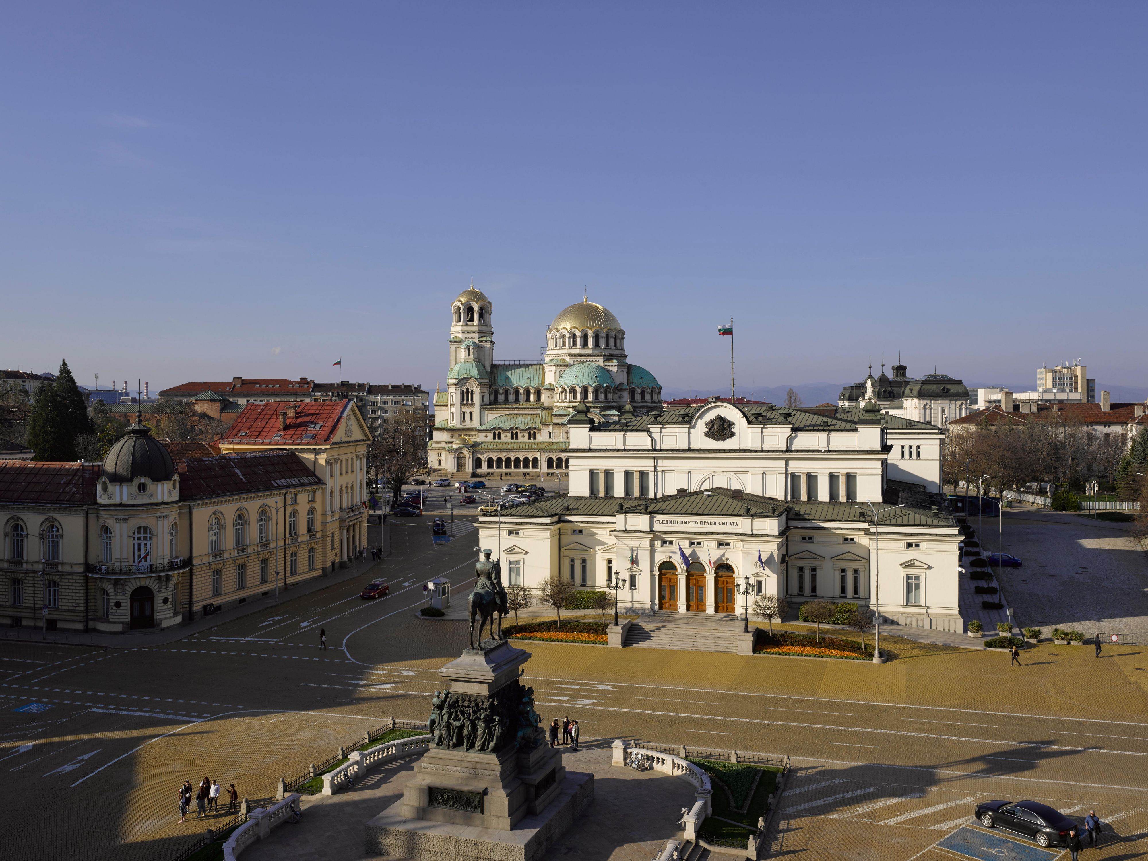 Truly iconic location - Parliament, St Alexannder Nevski Cathedral