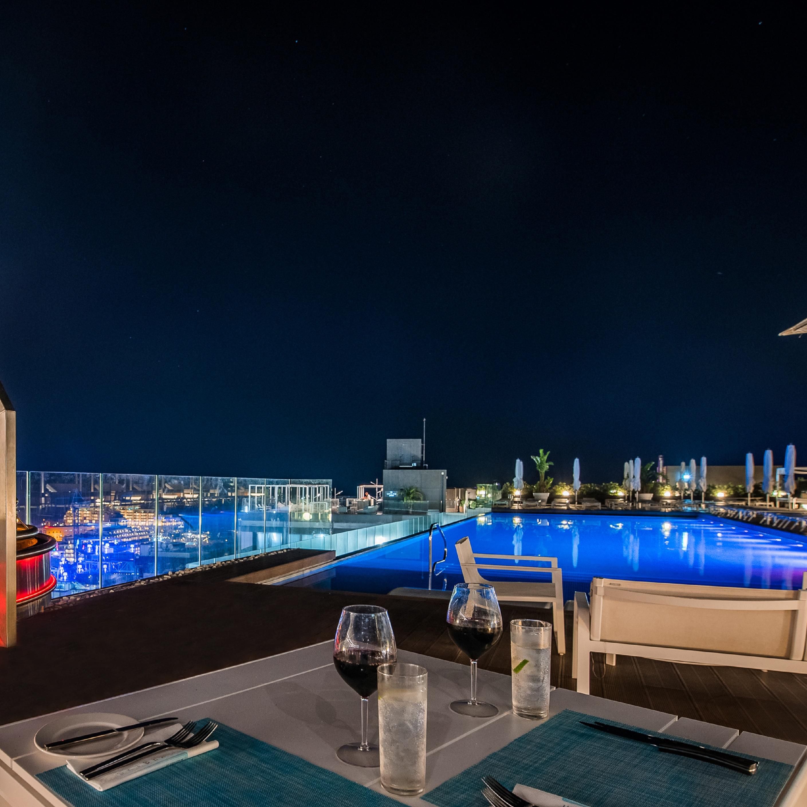 Intimate Dinner Settings at SKYBEACH on Level 19