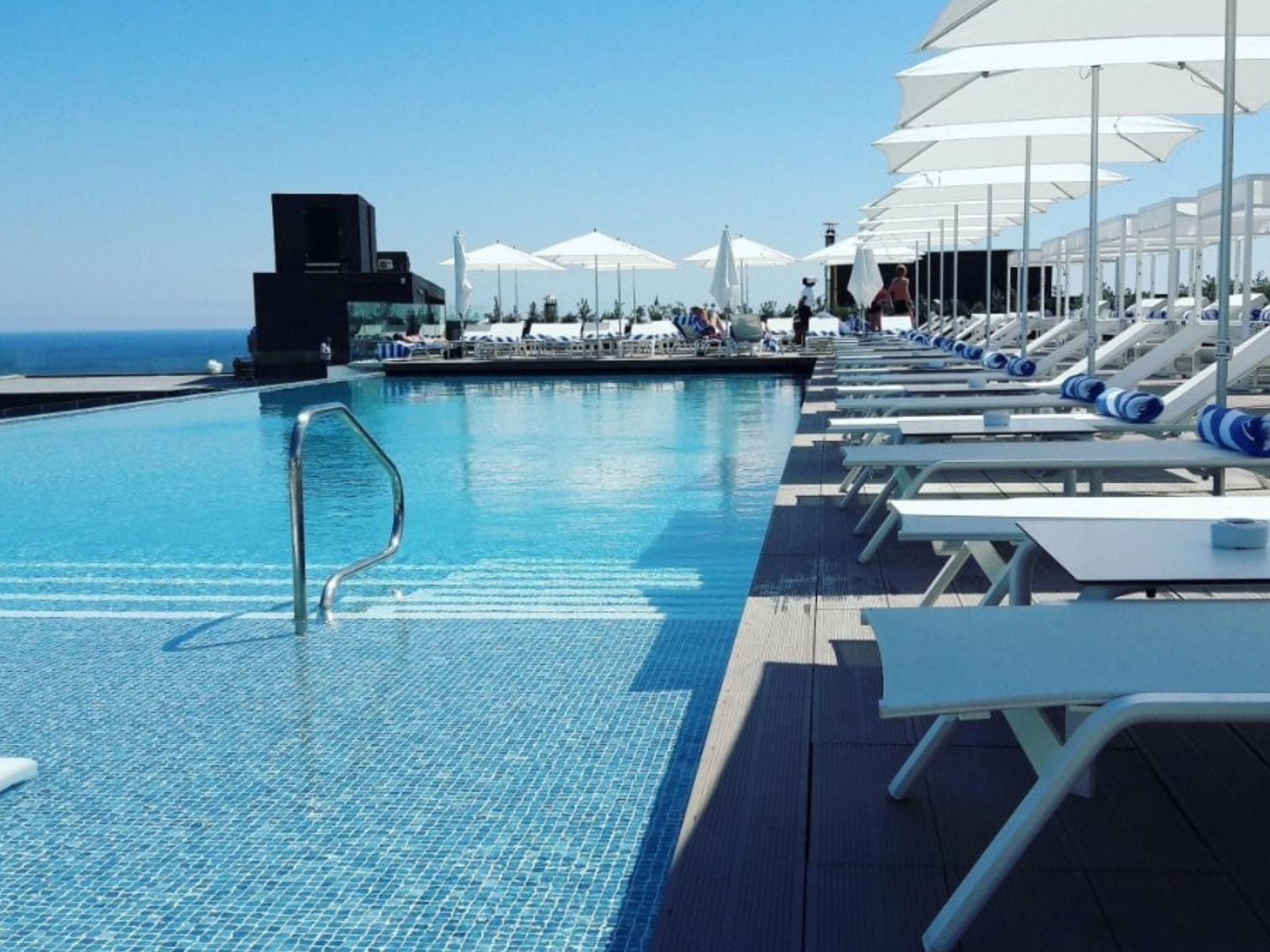 Malta's most famous Rooftop Pool and Bar - SKYBEACH