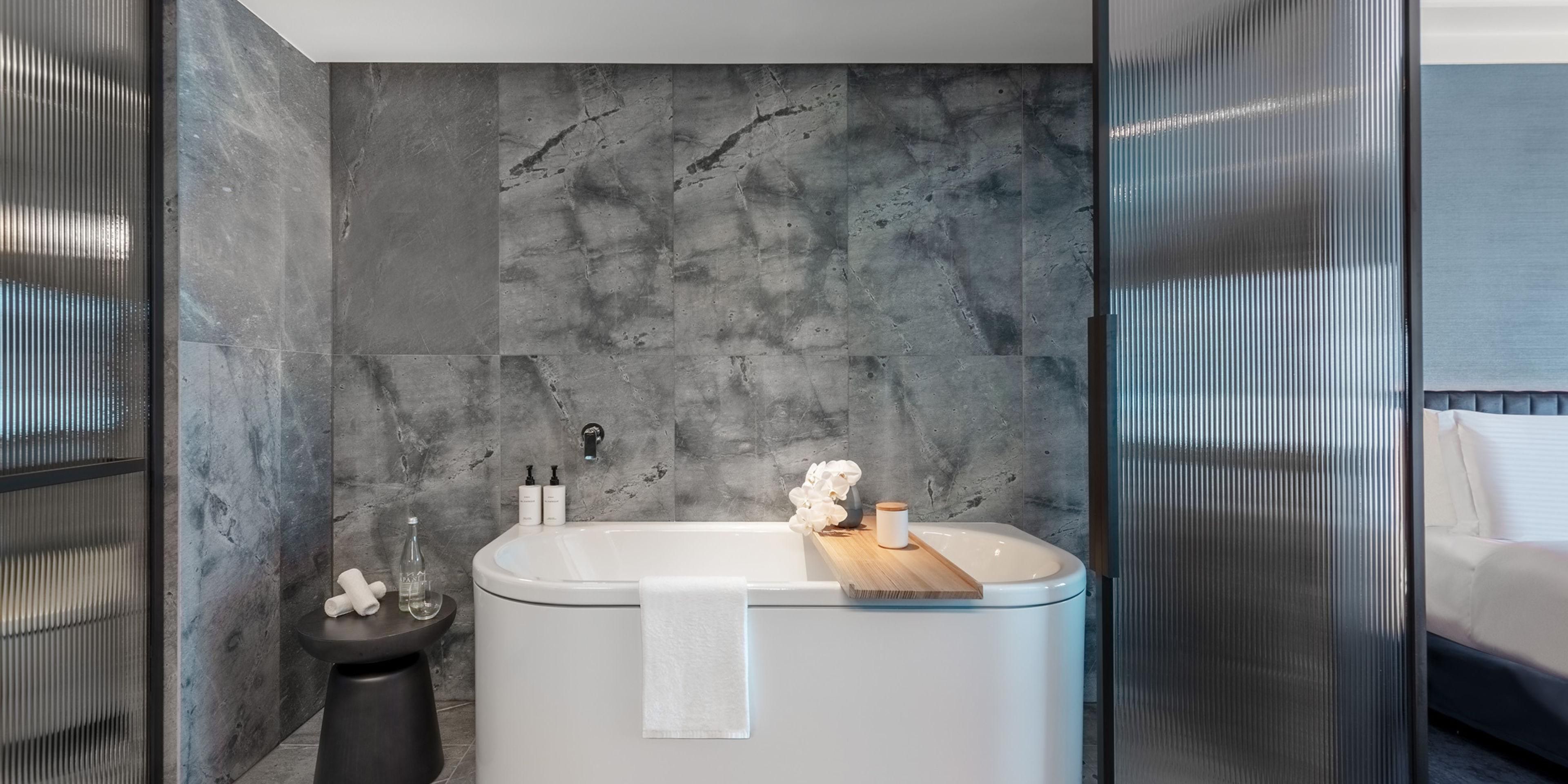 Governor Opera Suite Bathroom 