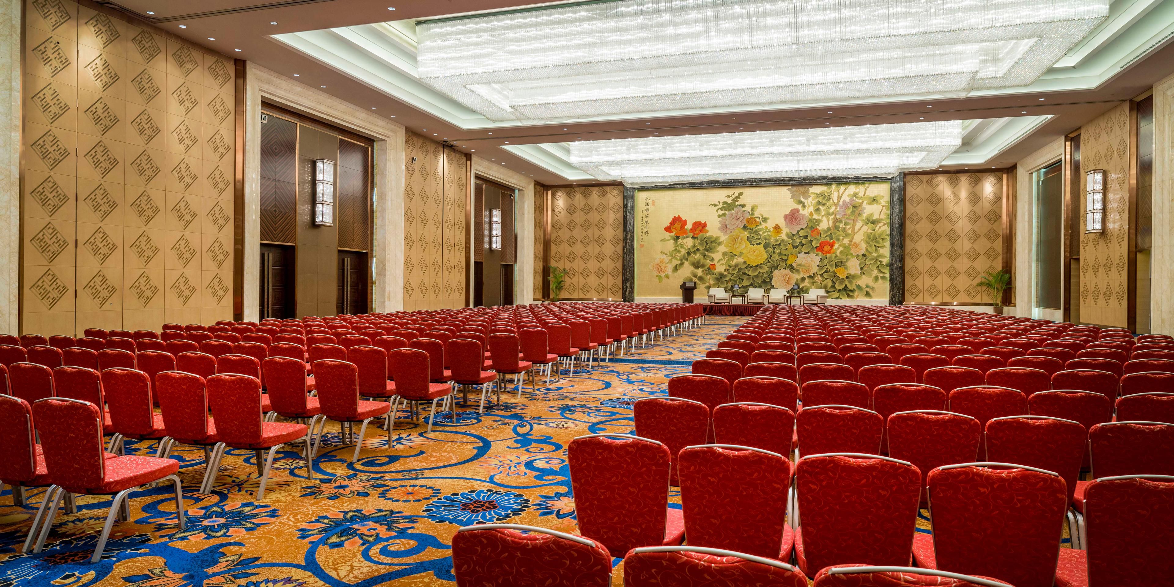 InterContinental Tangshan is your perfect choice for any kind of event. The Grand Ballroom and 8 multi-function rooms can meet your different needs and meeting themes, and the supporting facilities are unparalleled as well. The 1,200 square meters pillarless grand ballroom can accommodate nearly 1,000 participants.