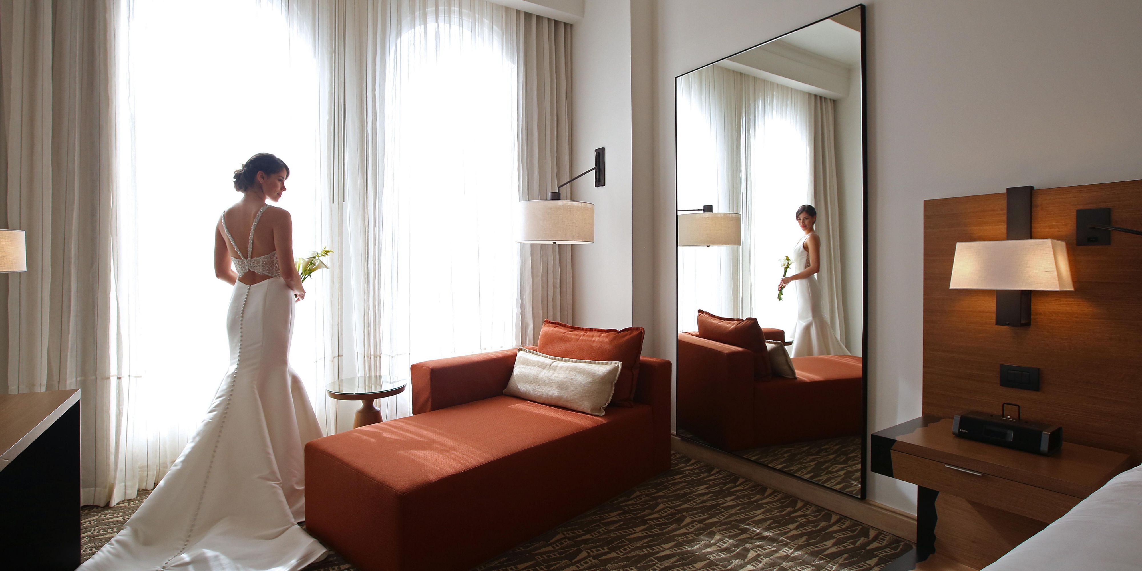 El lugar ideal para el romance y para hacer realidad el día de su boda es en InterContinental Tegucigalpa, con una comida fantástica, una decoración excepcional, el mejor bar de cócteles y un increíble menú de medianoche. Deje que nuestro planificador de bodas se encargue de todo mientras usted disfruta cada momento de esta etapa tan importante.
