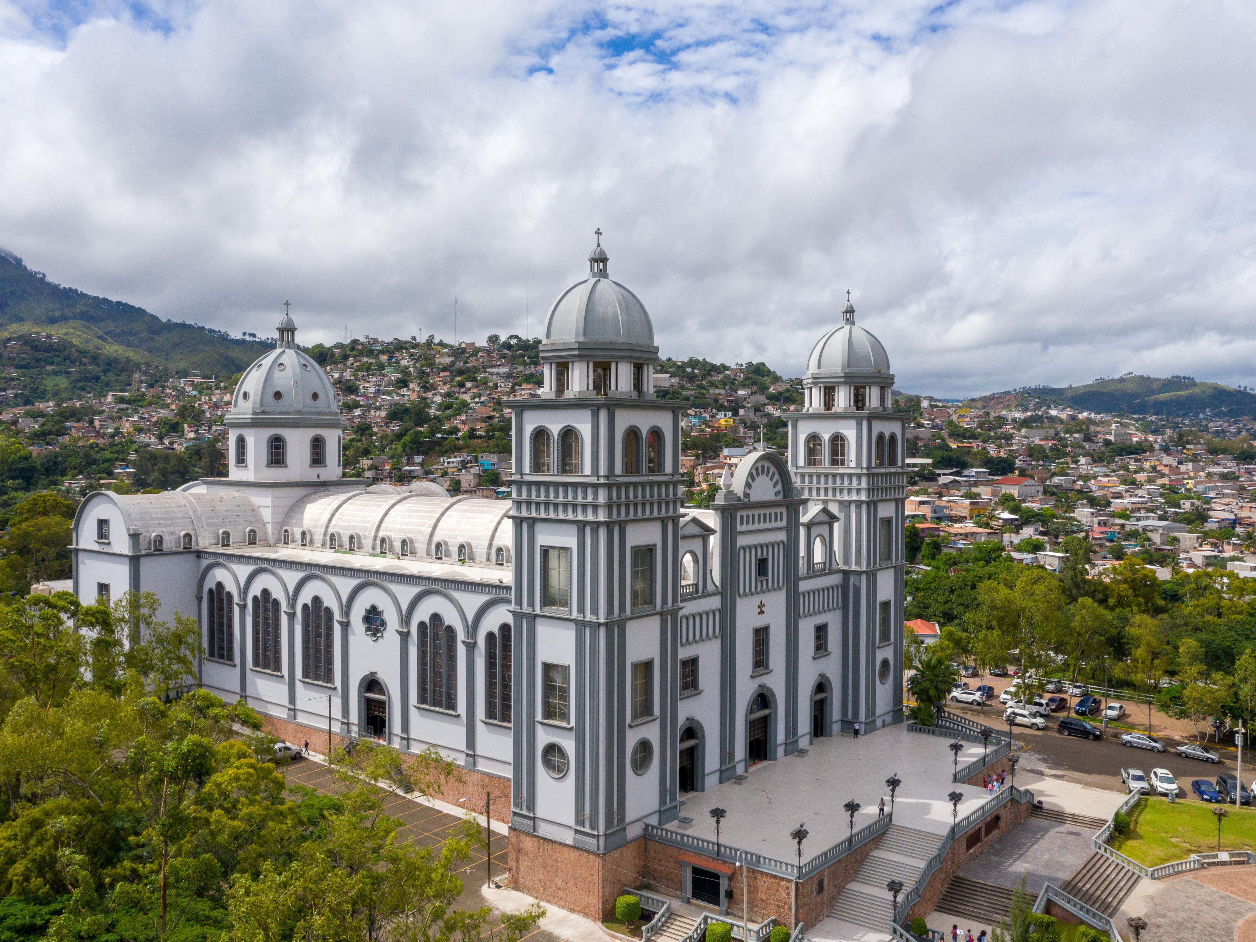 Basilica of Suyapa, an attraction for religious tourism.
