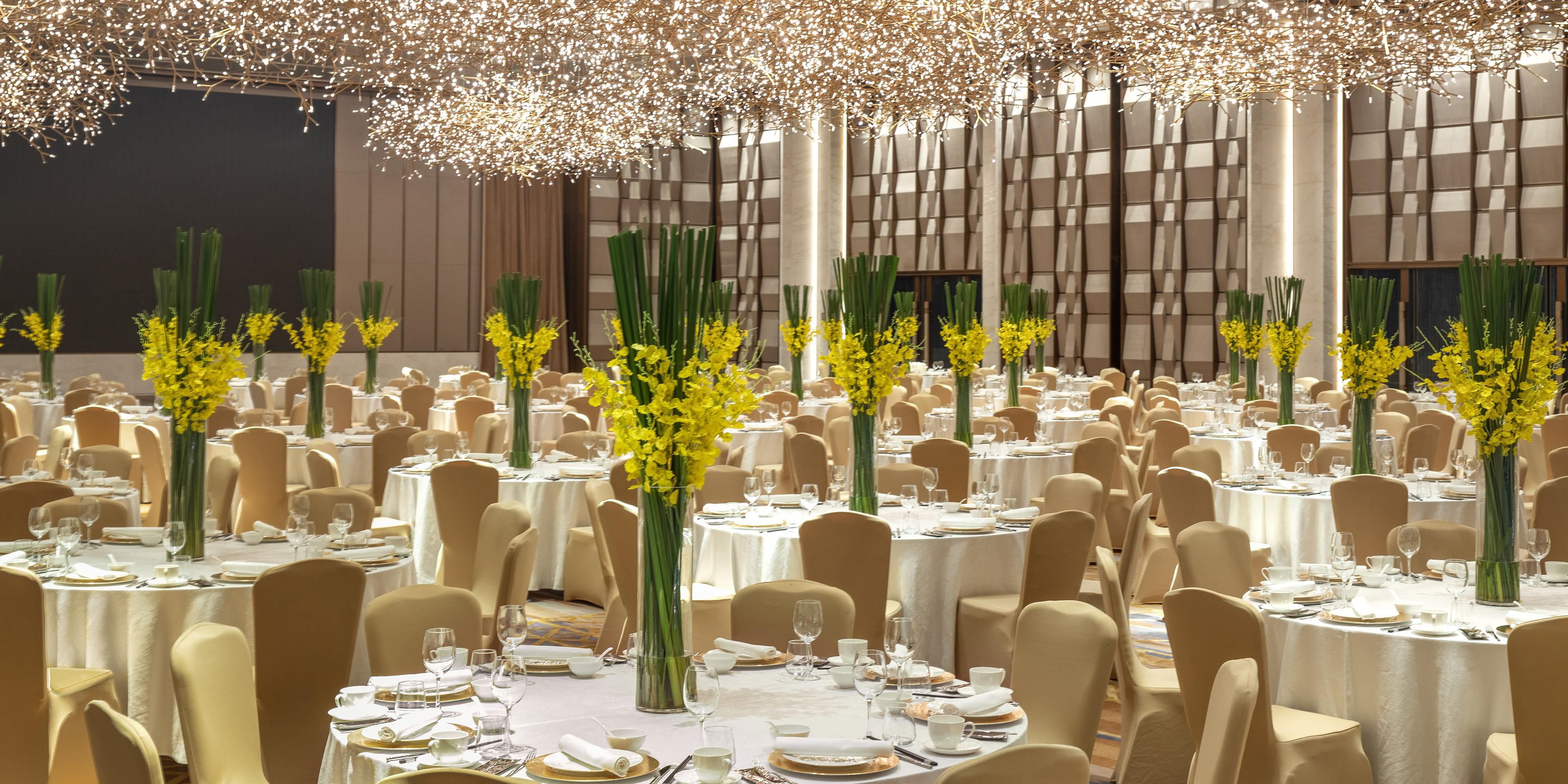 We feature approximately 16,000 square metres activity space, whether it's a magnificent Chinese or a romantic Western wedding or an unique rive view wedding, InterContinental is a wonderful venue to say "Yes, I Do".