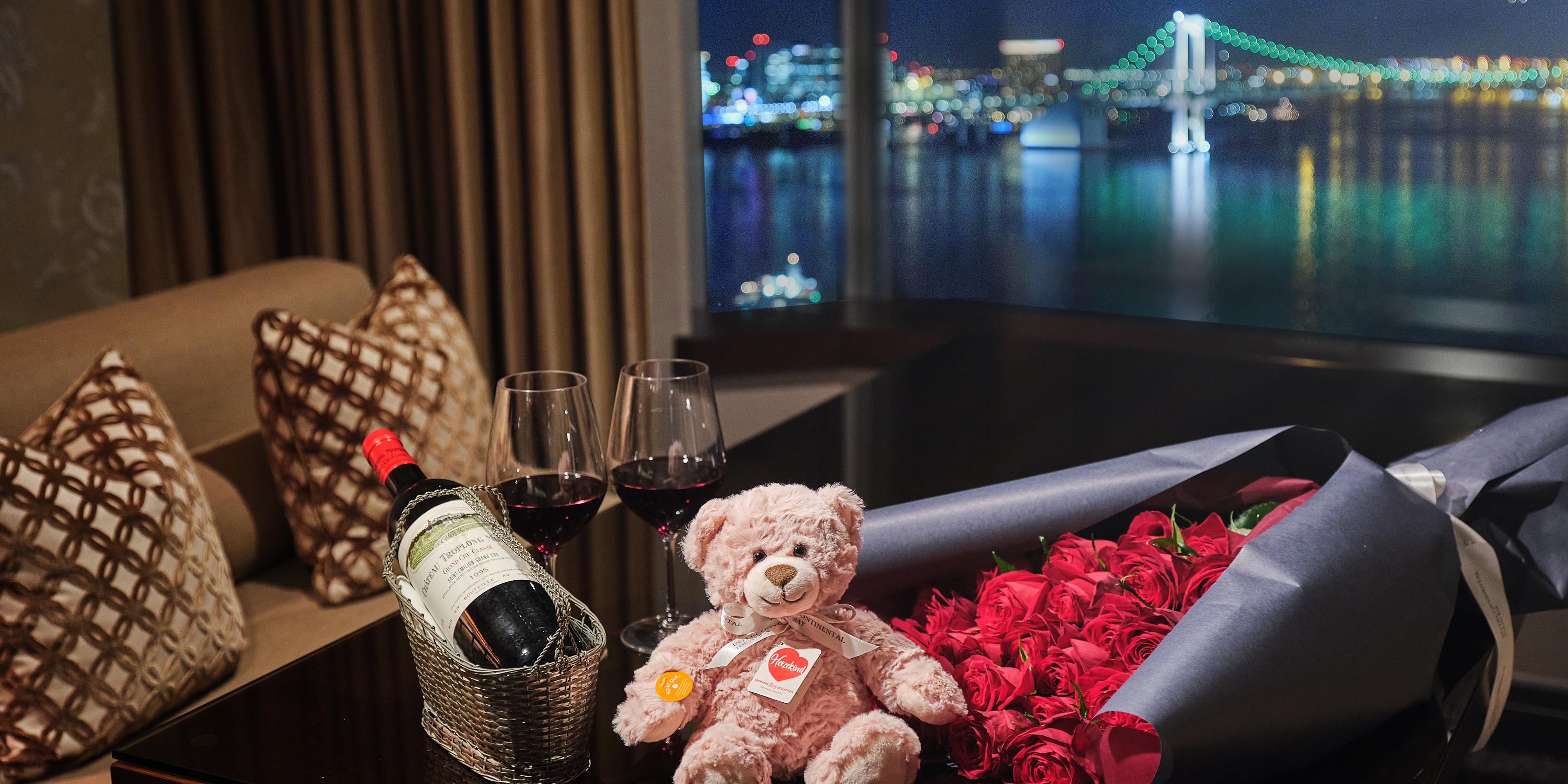 Celebrate the 30th Anniversary of InterContinental Tokyo Bay with Us!
Join us in celebrating this special milestone with exclusive promotions, including a luxurious stay and dining plan featuring vintage 1995 wine, a vibrant Tokyo Bay-themed cocktail, boutique items such as a special anniversary cake, a teddy bear, and our original blend tea, as we