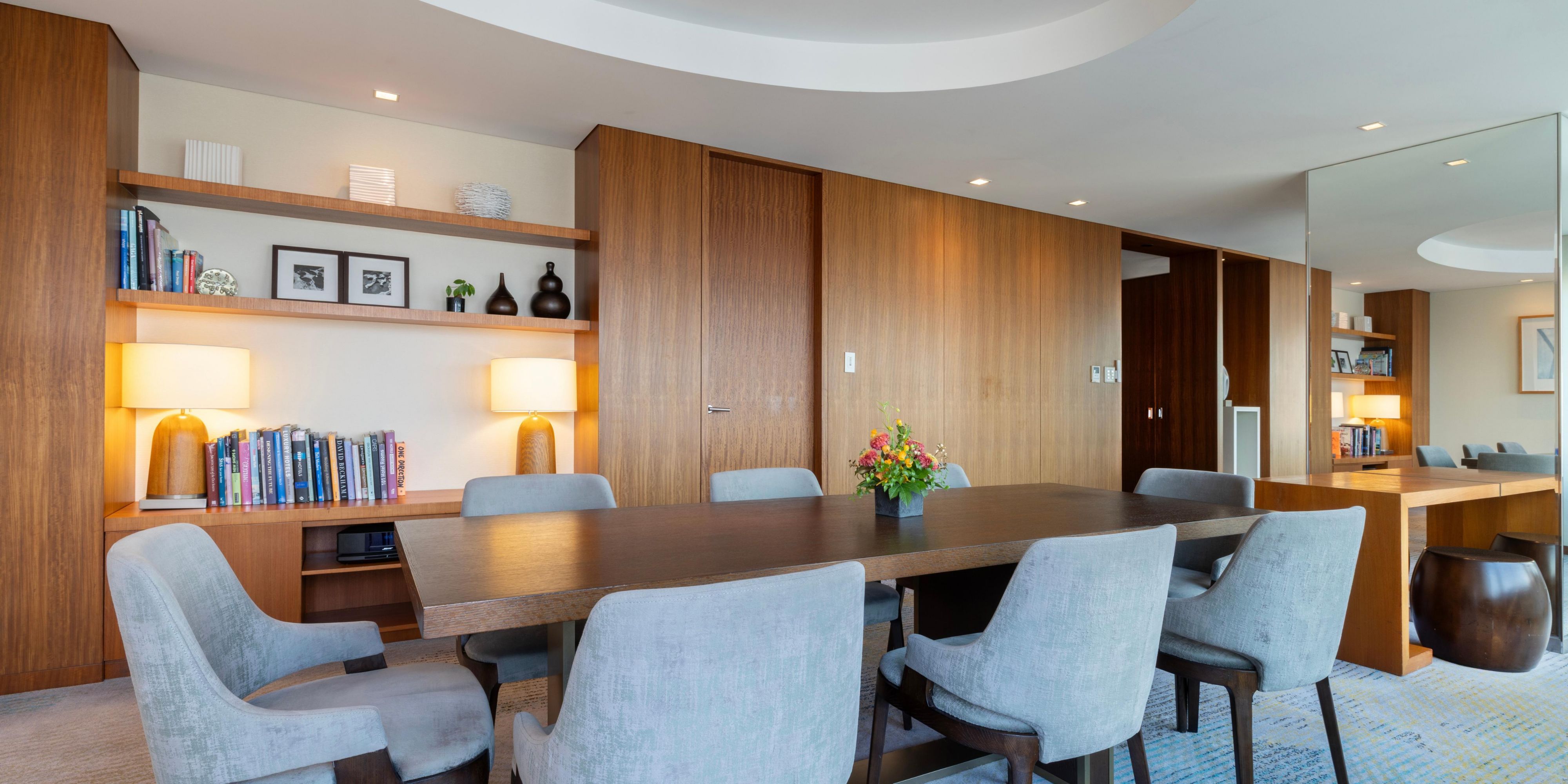 1 King 1 Bedroom Suite Luxury View Bath