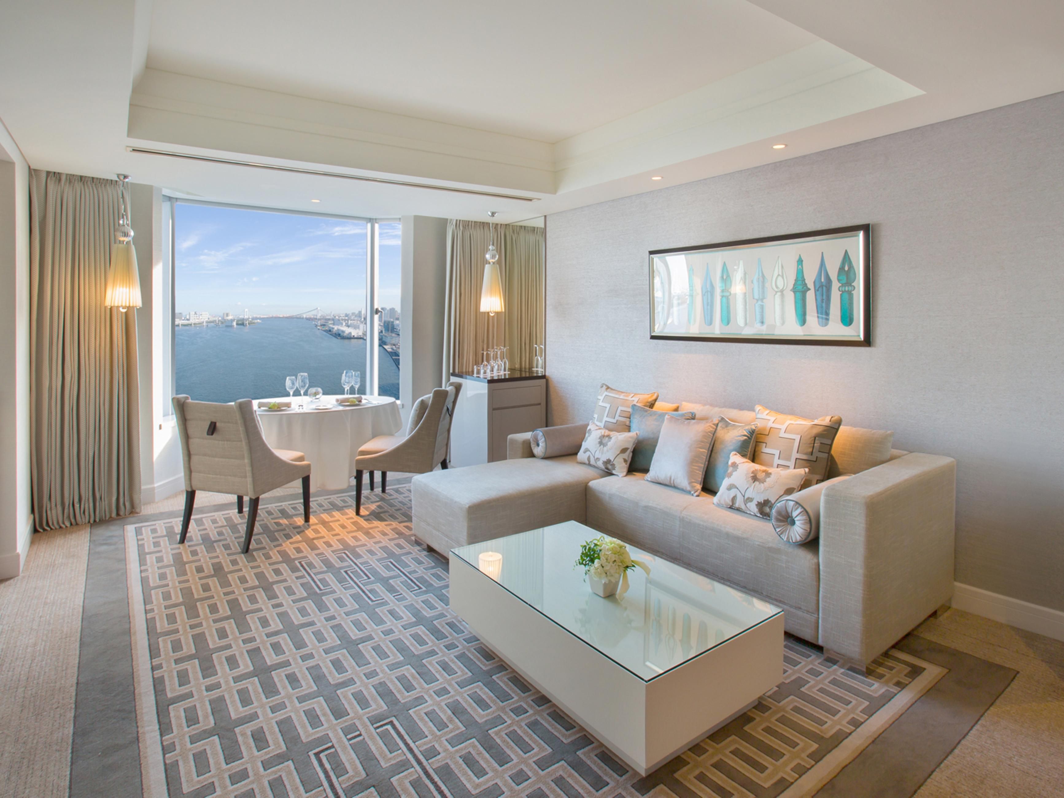 1 Bedroom Suite Club Lounge Access Bay View 1 King