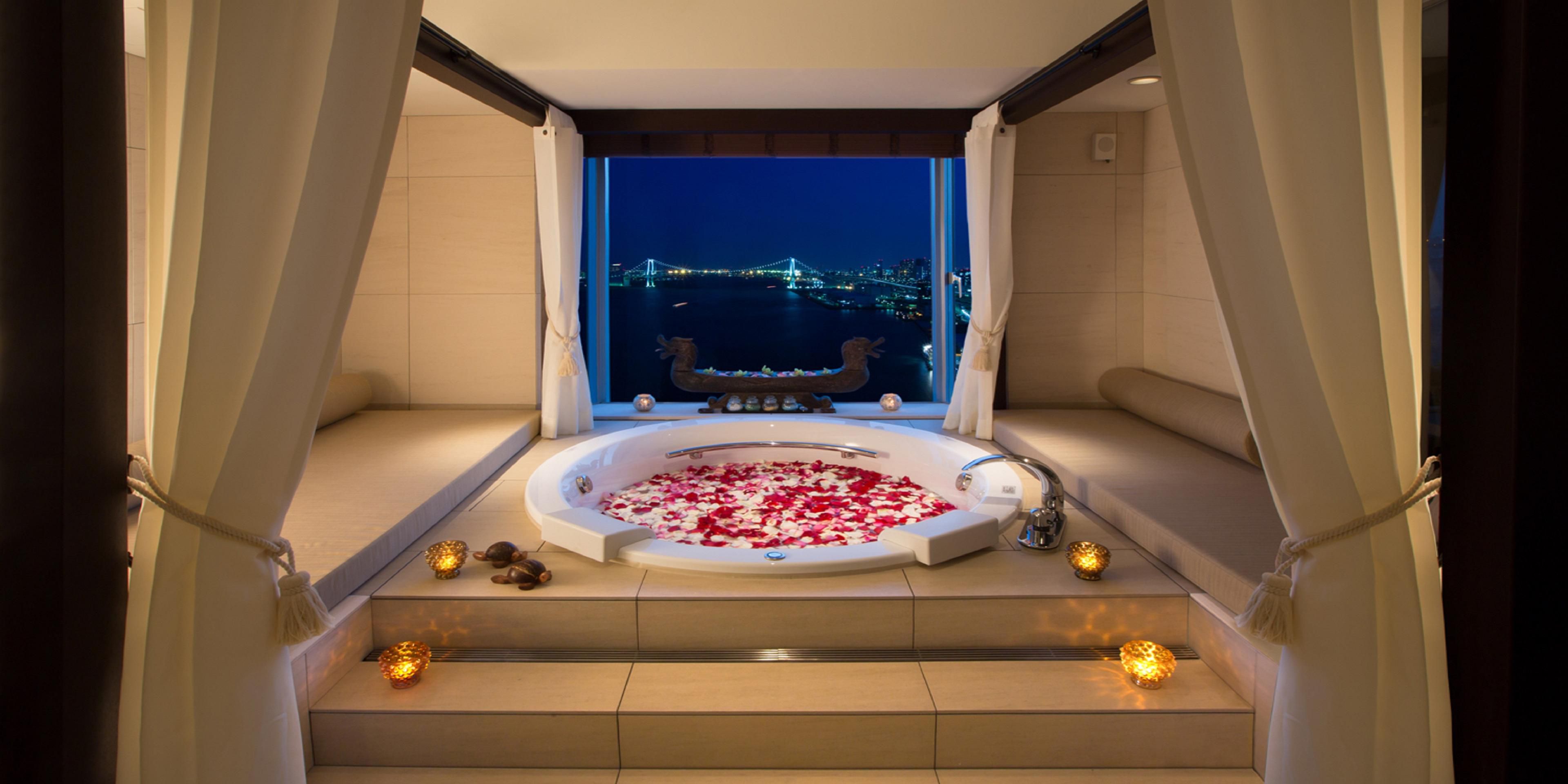 1 Bedroom Suite Club Lounge Access Bay View 1King