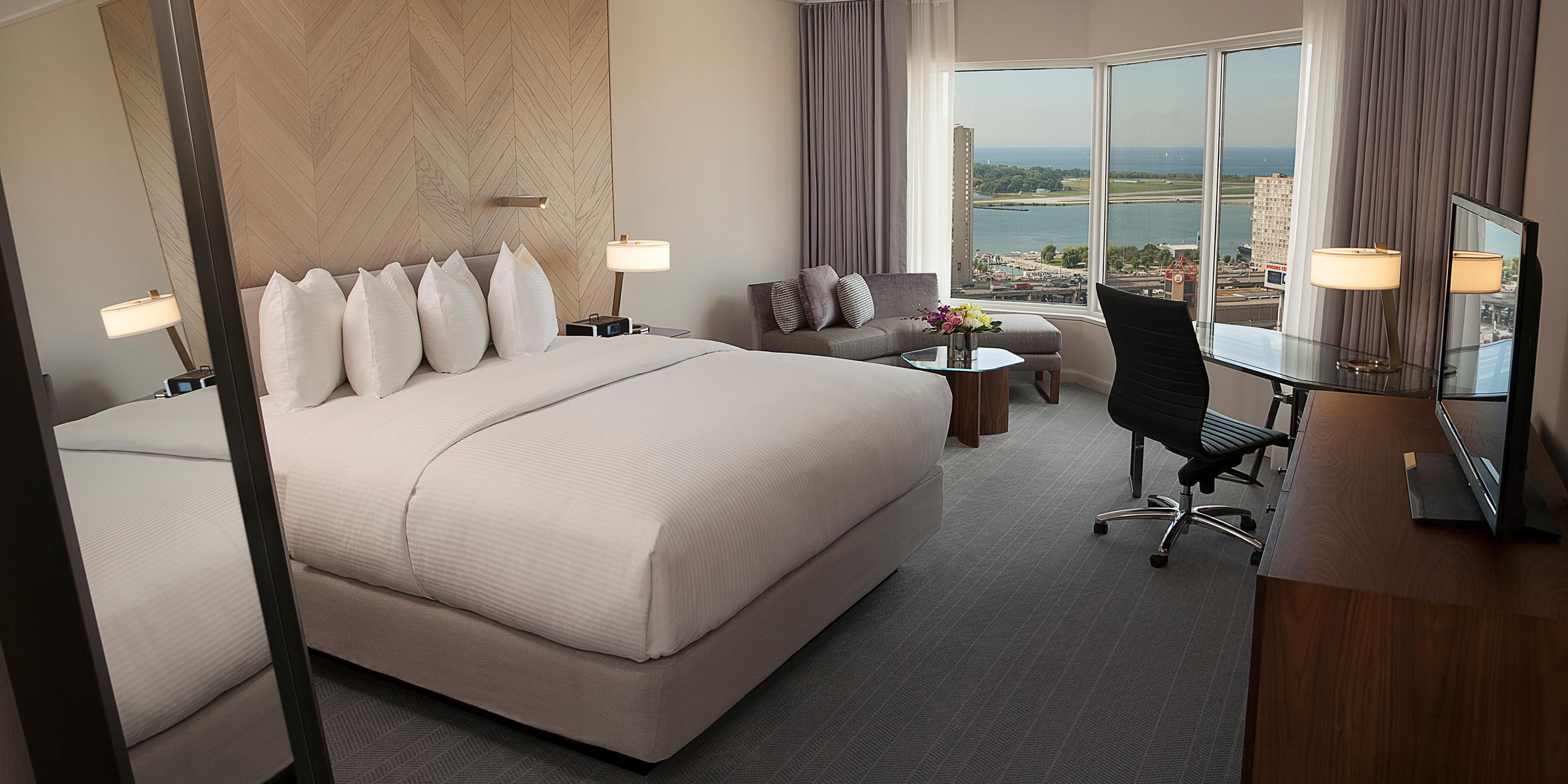 Ngắm nhìn khung cảnh trong Suite Junior.