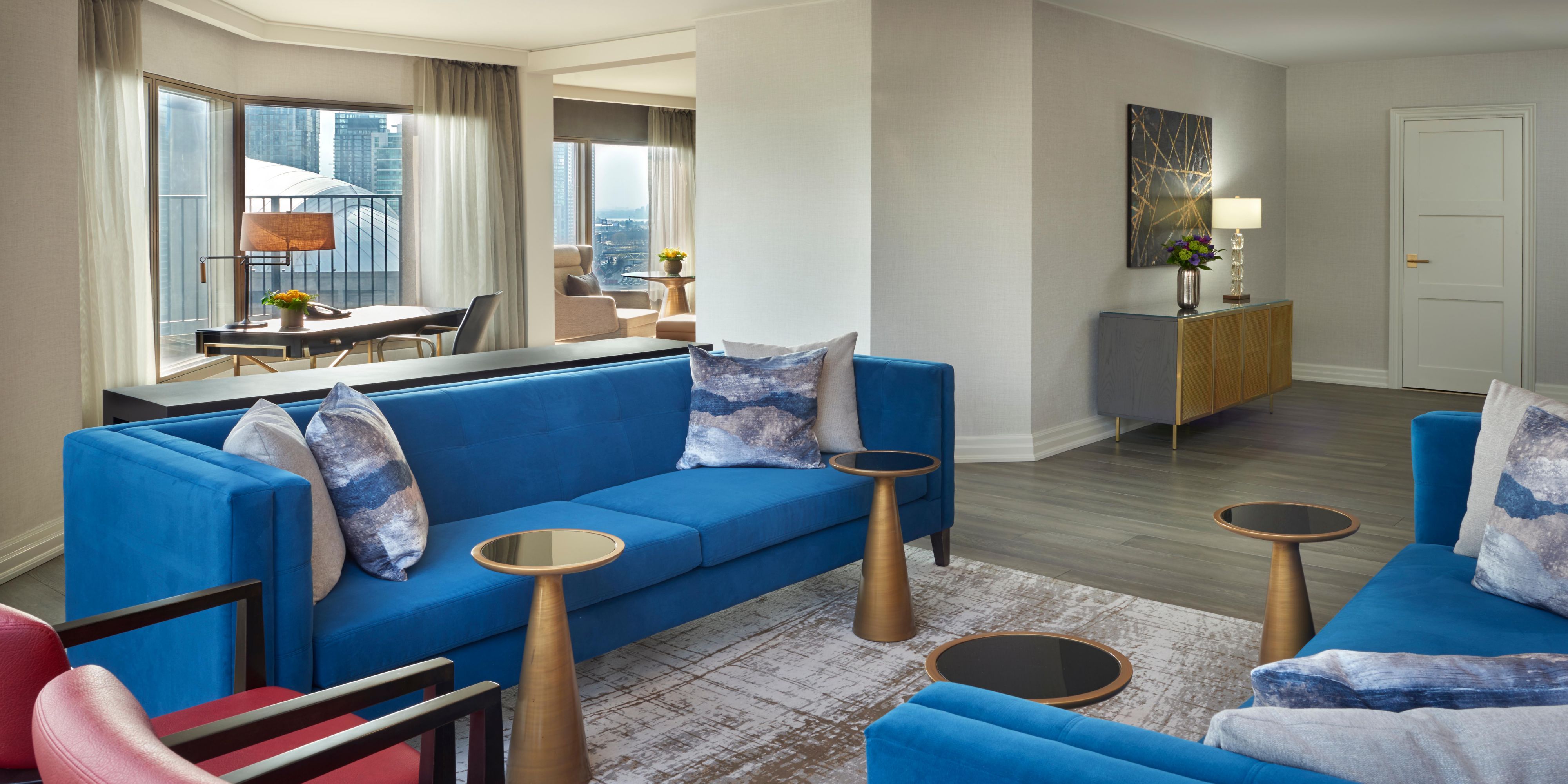 Enjoy your stay in our relaxing and classy Presidential Suite.