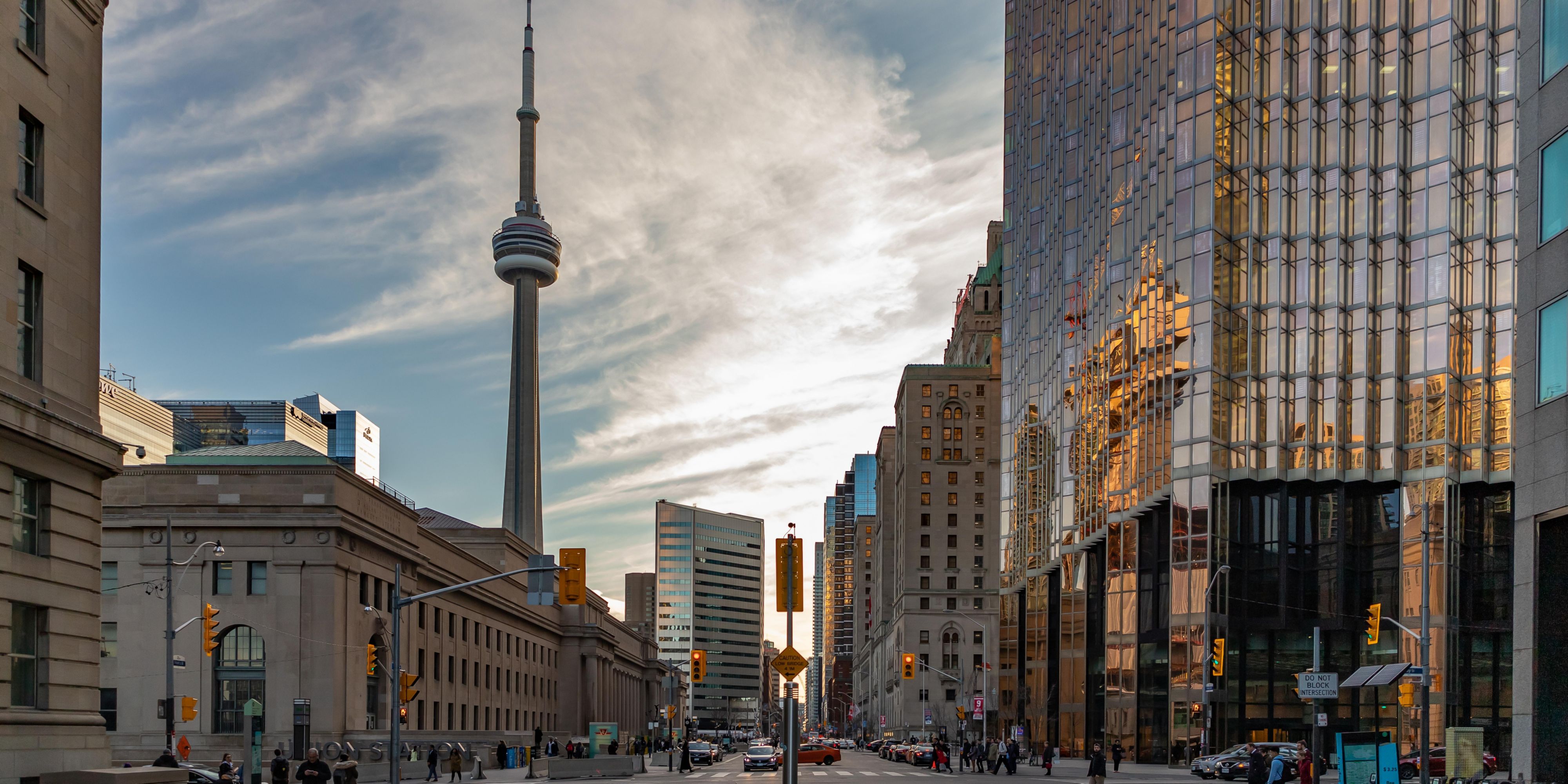 The Toronto Eaton Centre's store dedicated to the Blue Jays has permanently  closed