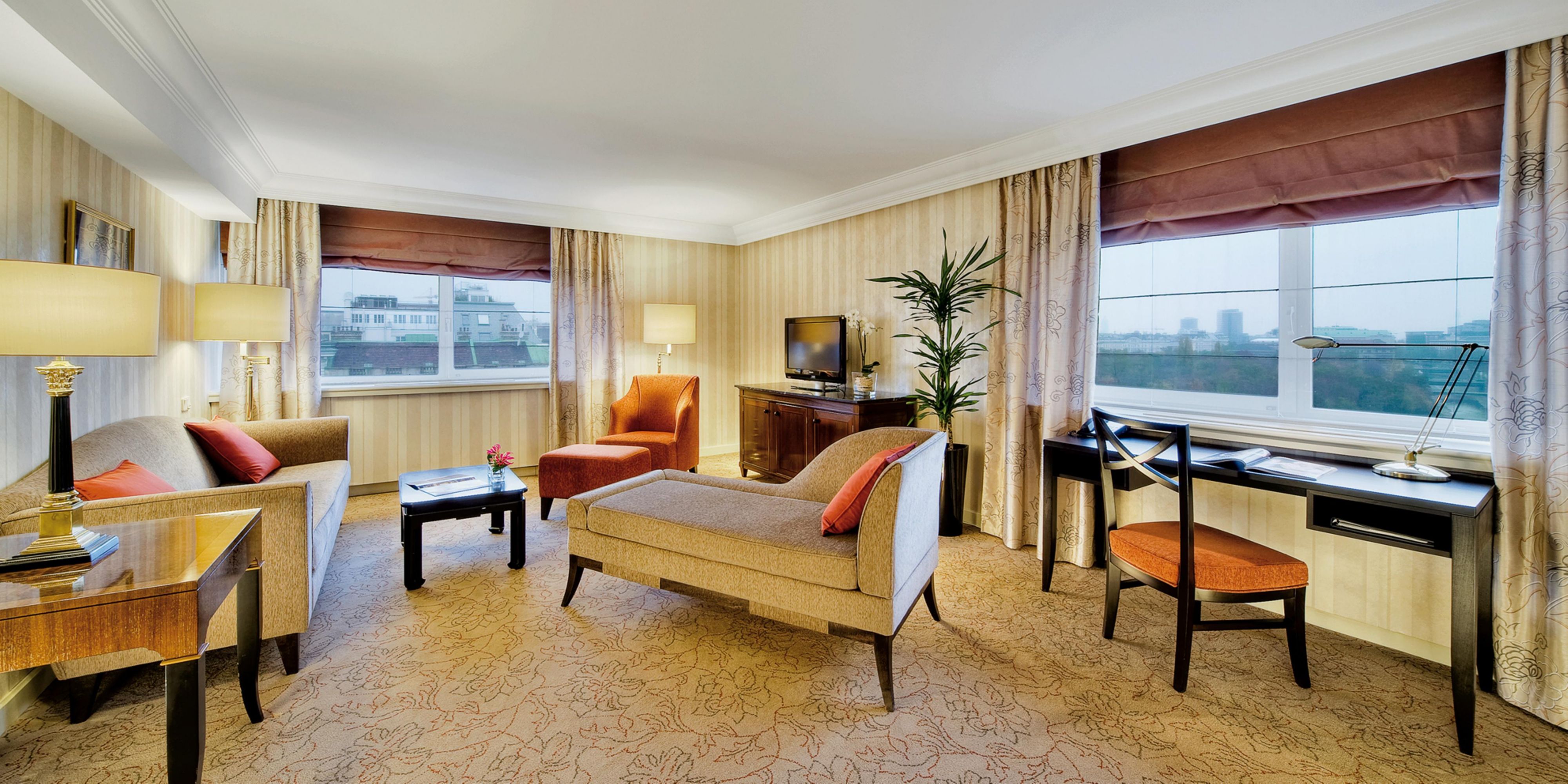 Senior Suite Living Room with view of the city of Vienna