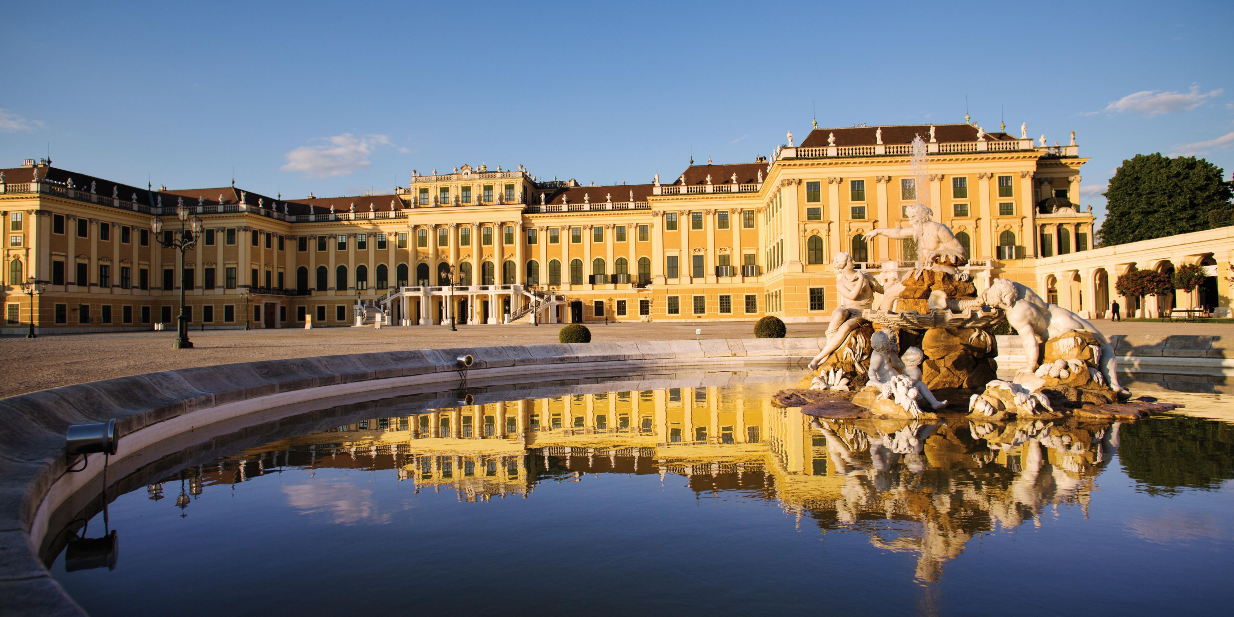InterContinental Vienna is proud to be the official hotel partner of Opera Summer 2025 – a new cultural highlight in Vienna. From July 1 to 19, the nearby Heumarkt becomes an open-air stage for Verdi’s La Traviata. Just steps away, our hotel offers refined comfort for opera lovers and culture enthusiasts.
