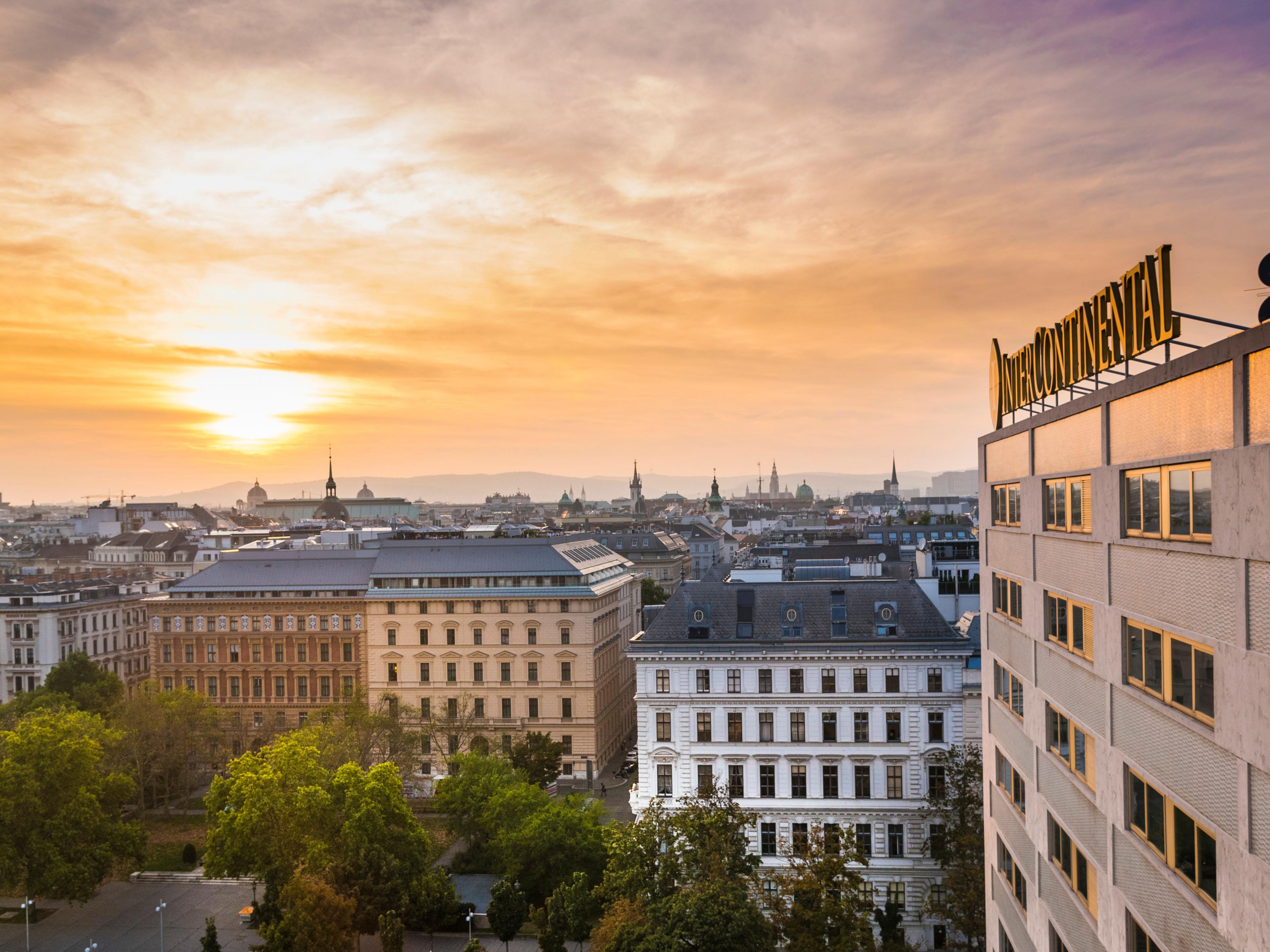 Guestrooms offer either park or city view