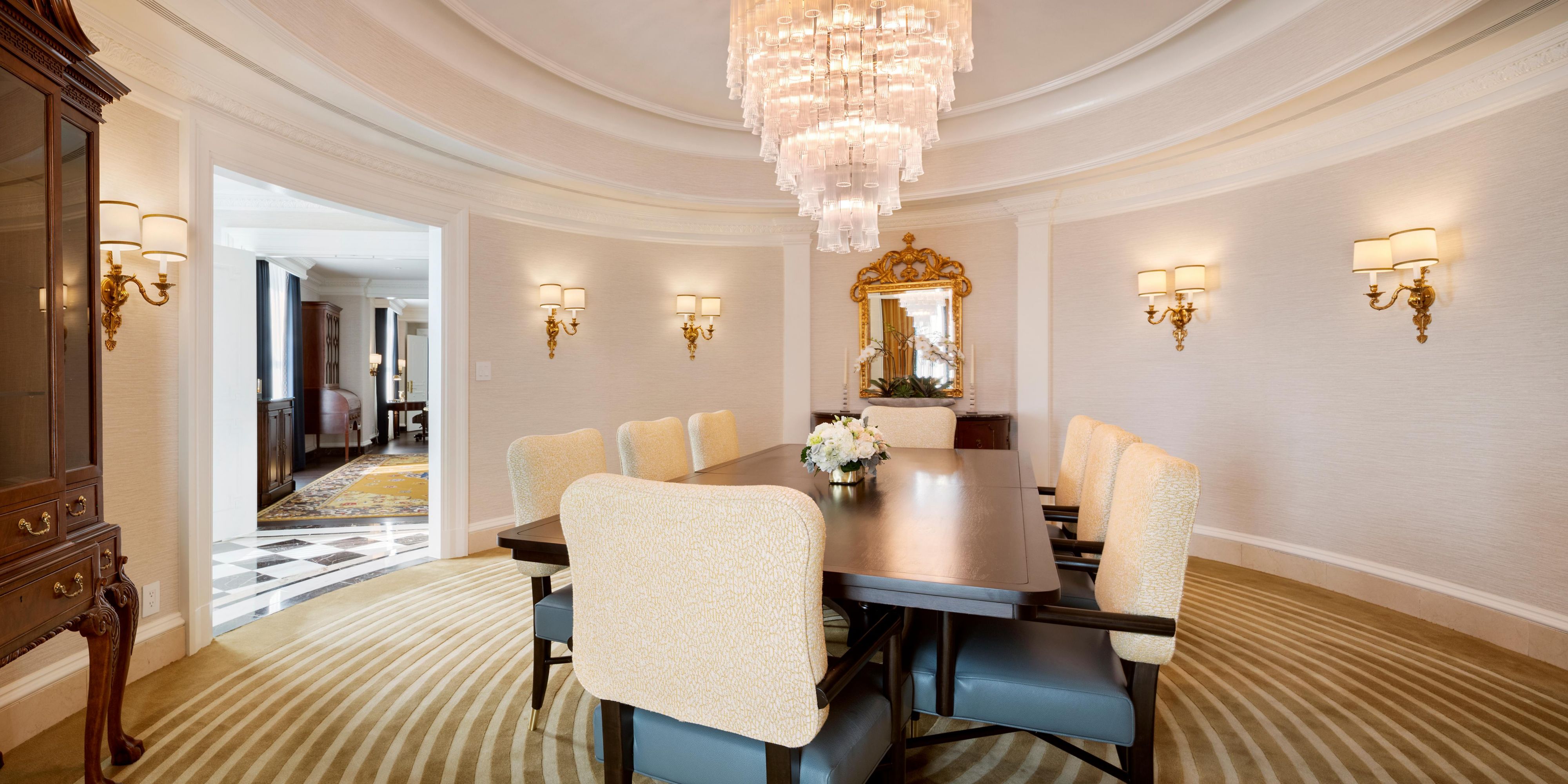 Thomas Jefferson Suite Dining Area