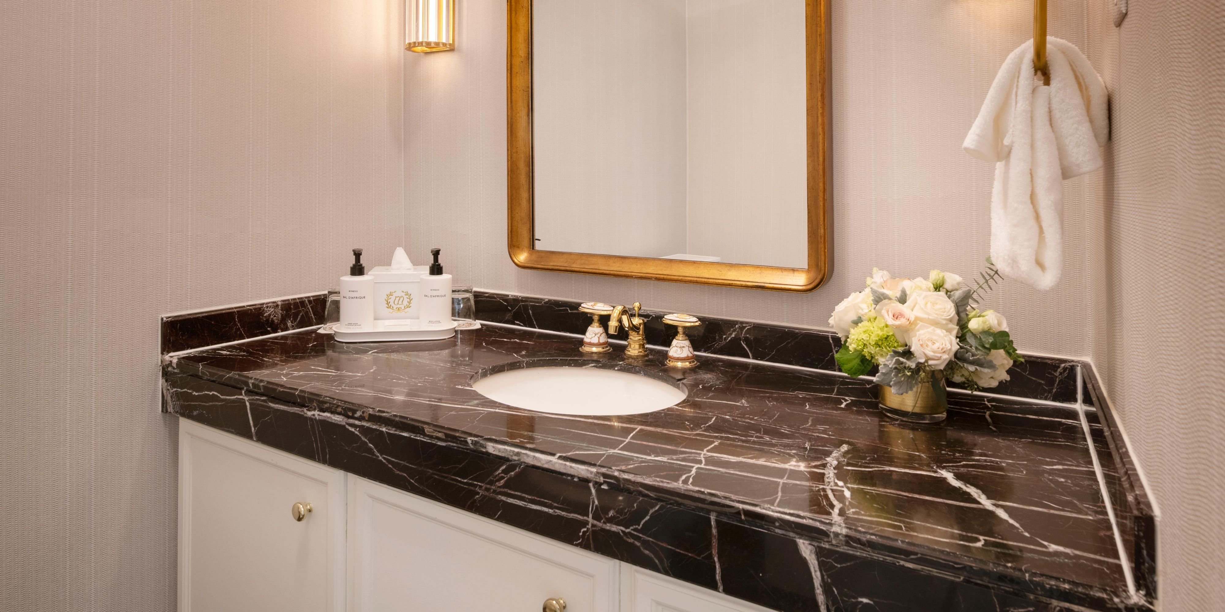 Thomas Jefferson Suite Powder Room