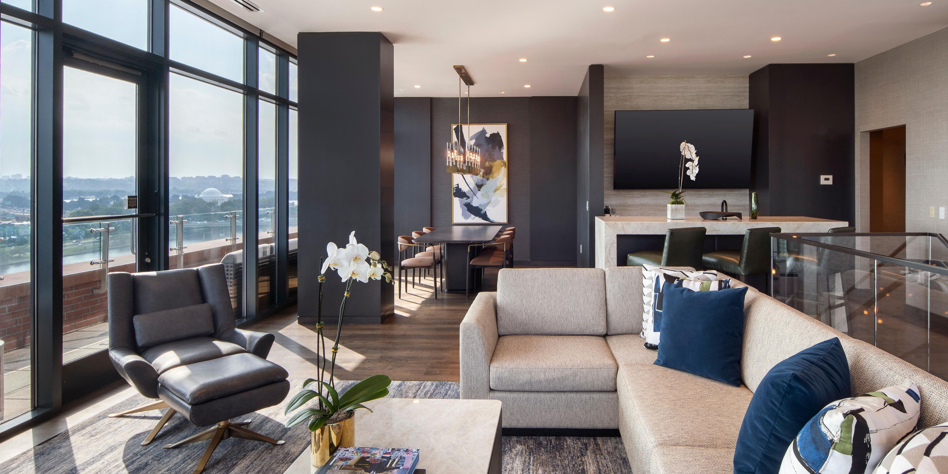 PRESIDENTIAL SUITE