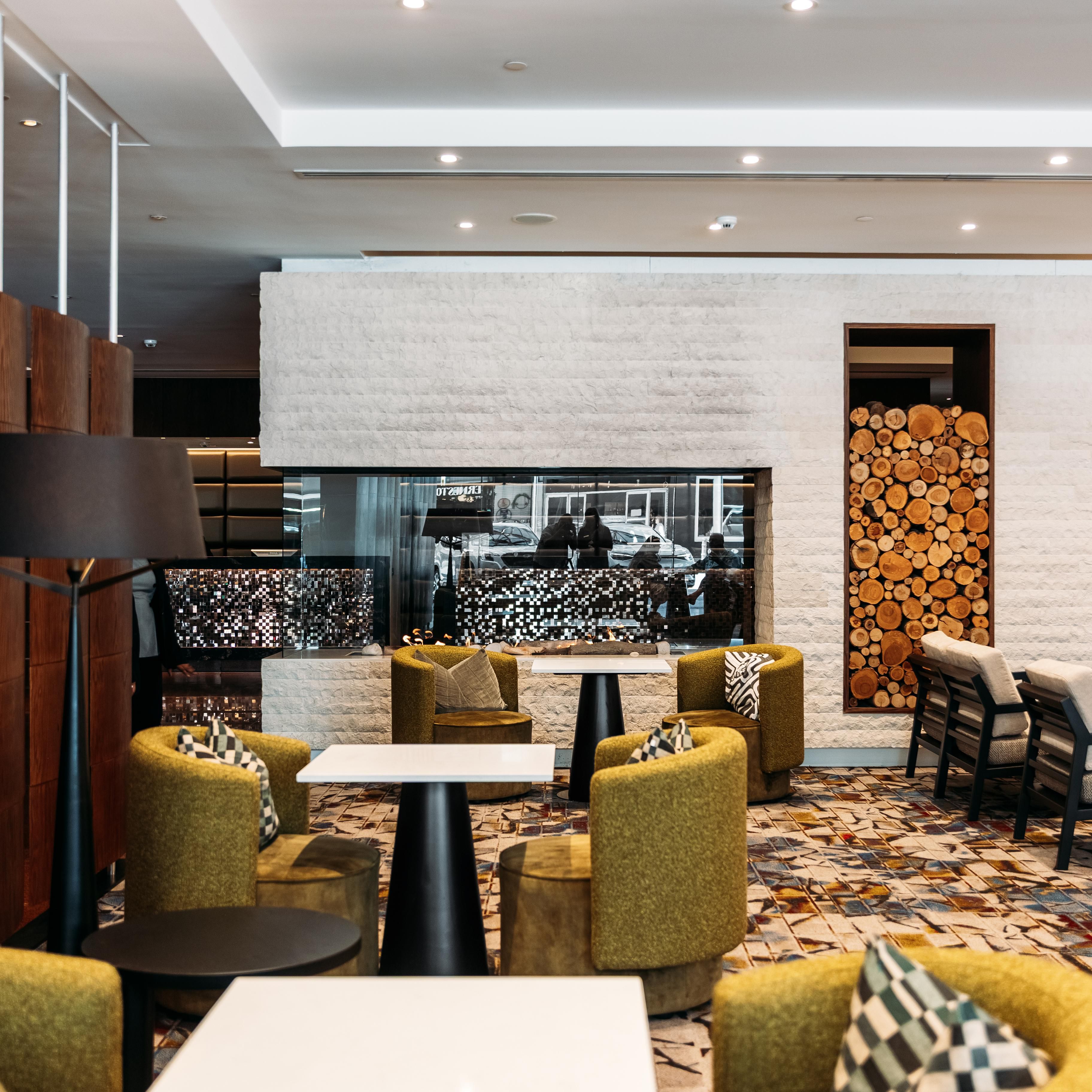 Bar and Lounge