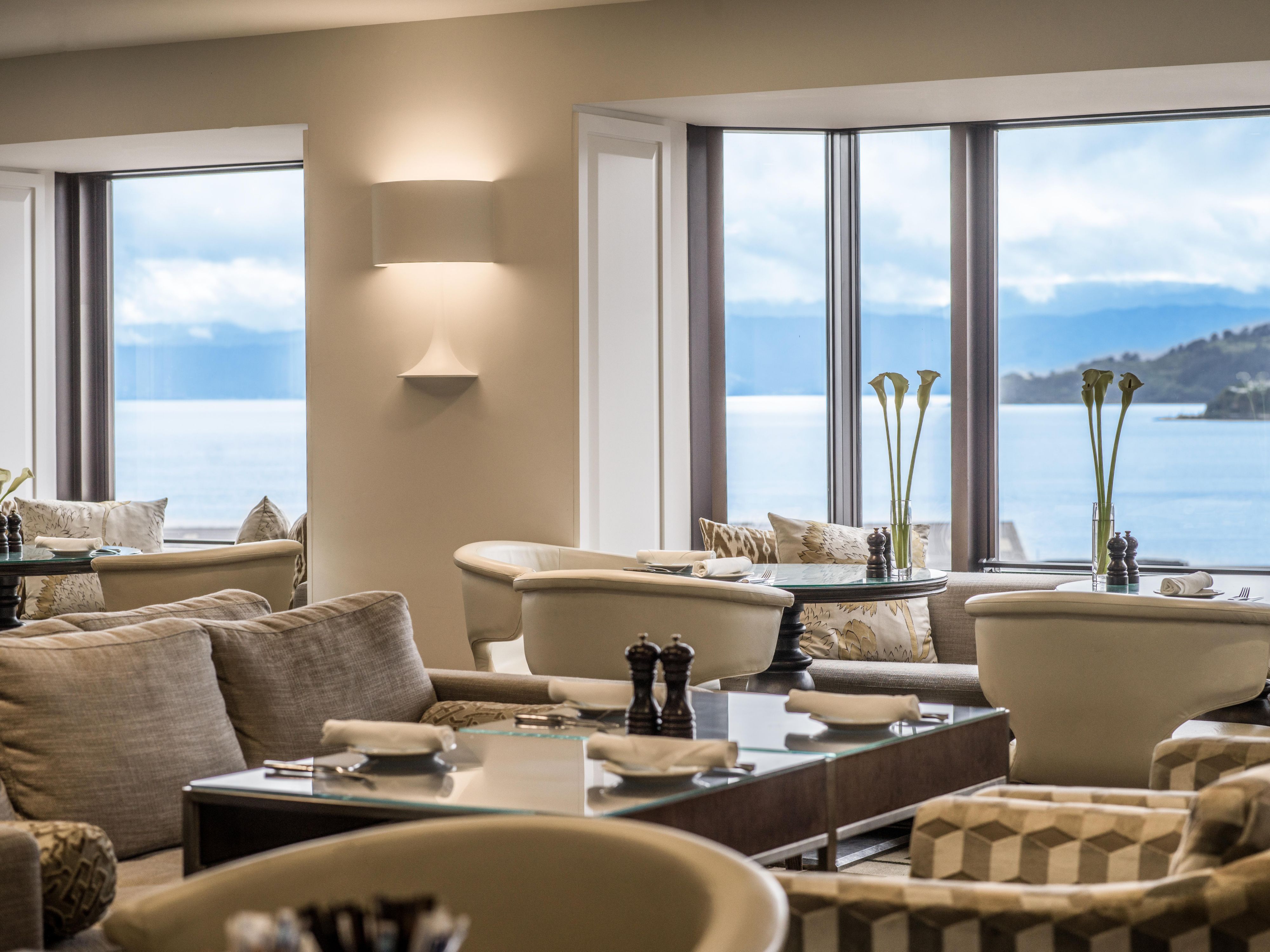 Club Floor Lounge