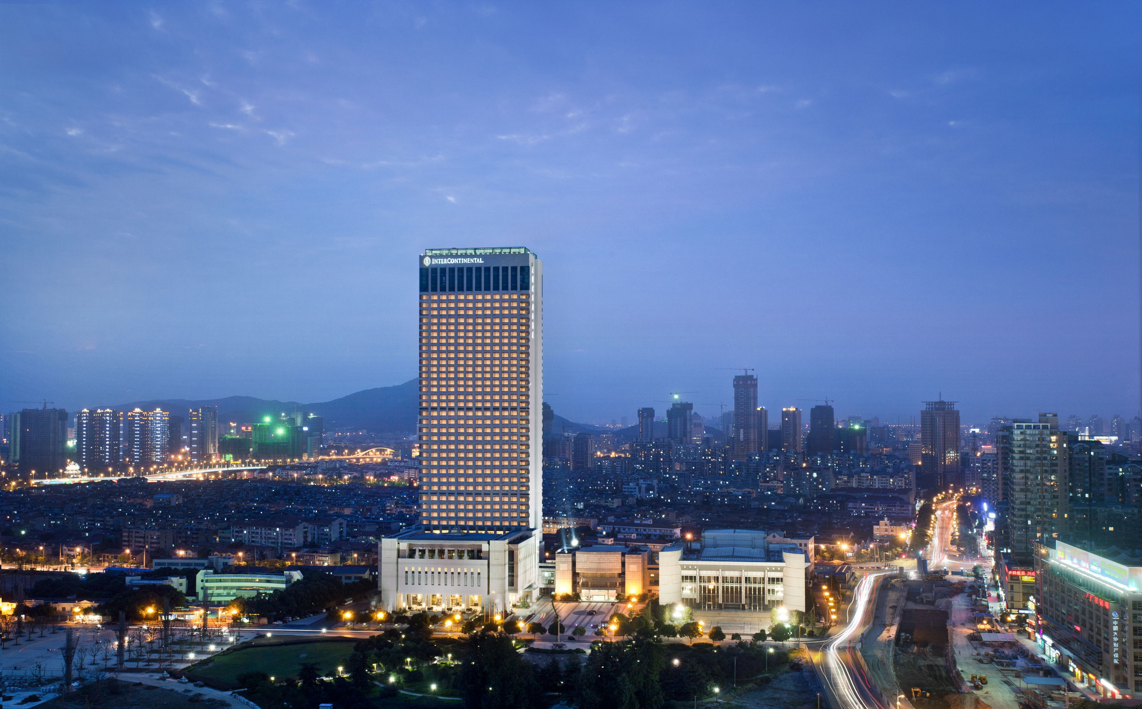 Уси город. Wuxi Китай город. Уси. INTERCONTINENTAL Hotel.