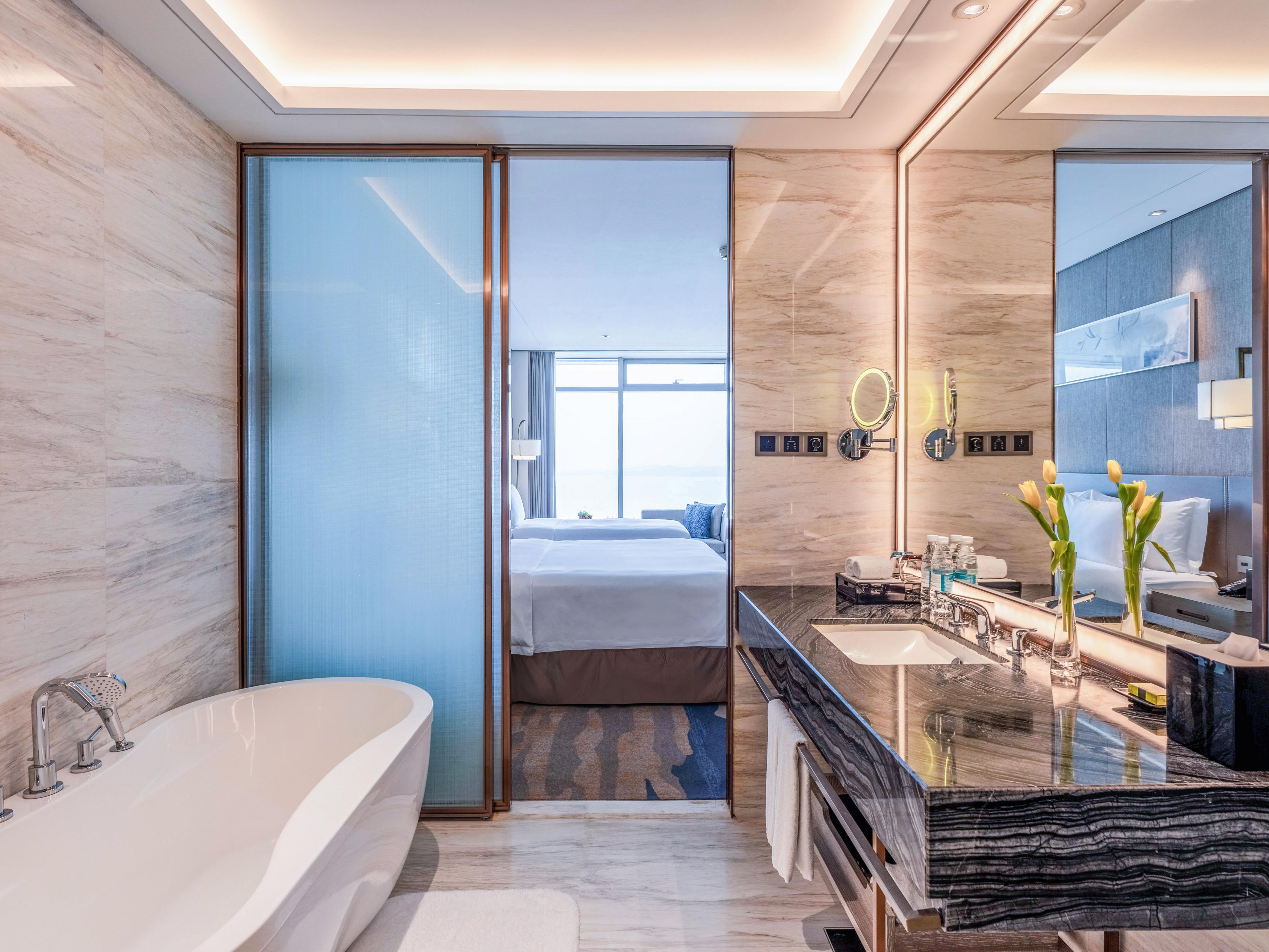 1 King and 1 Queen Bed Sea View 