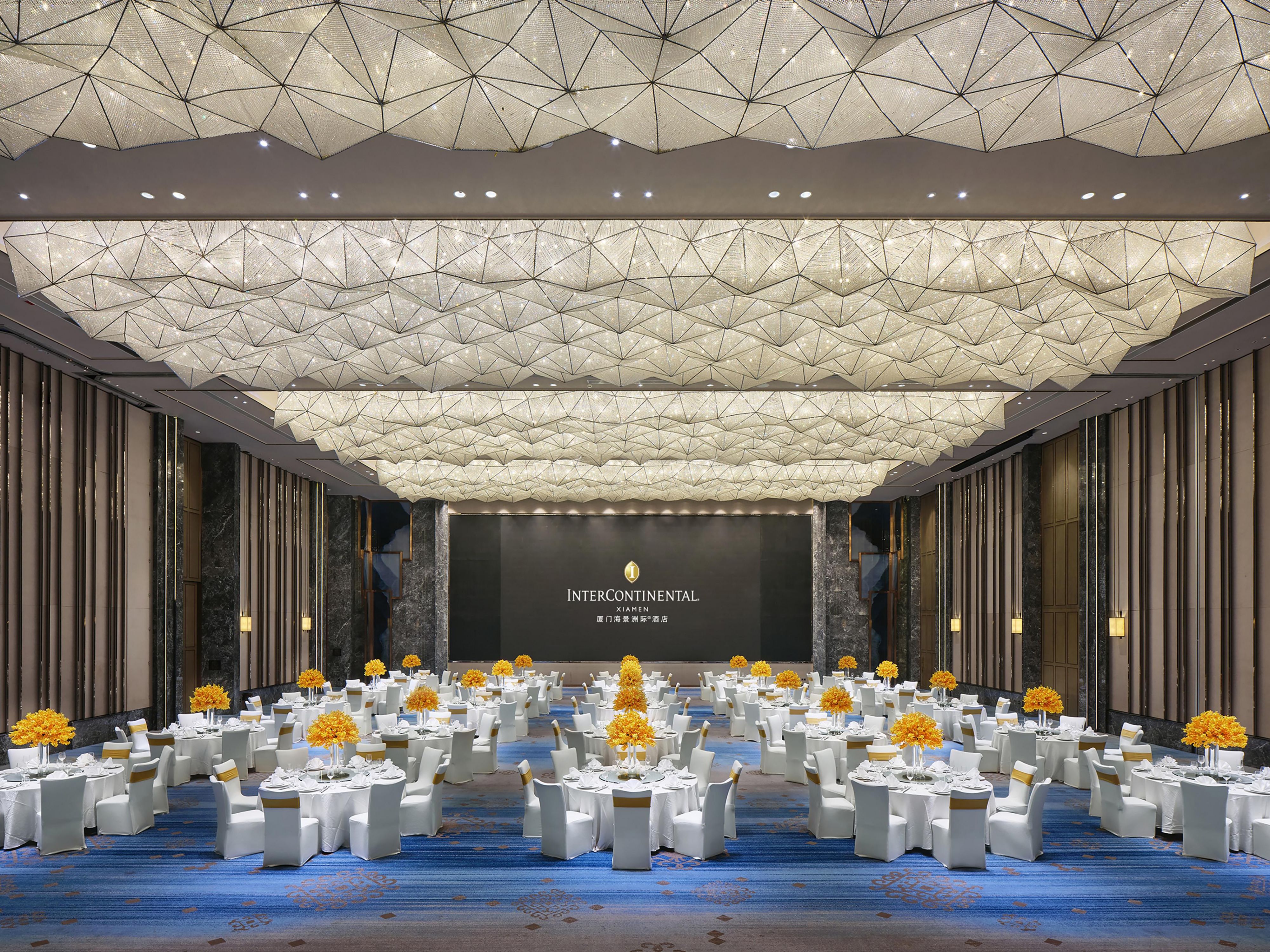 Grand Ballroom Round Table