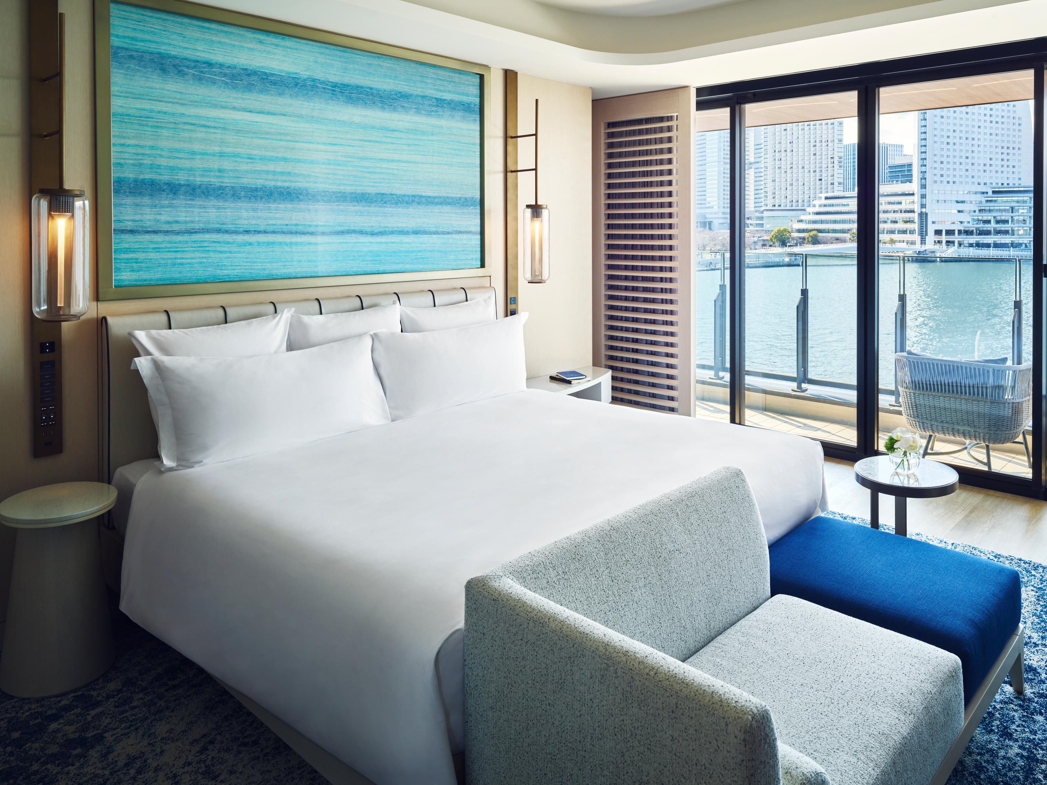 1 King Corner Suite Harbour View