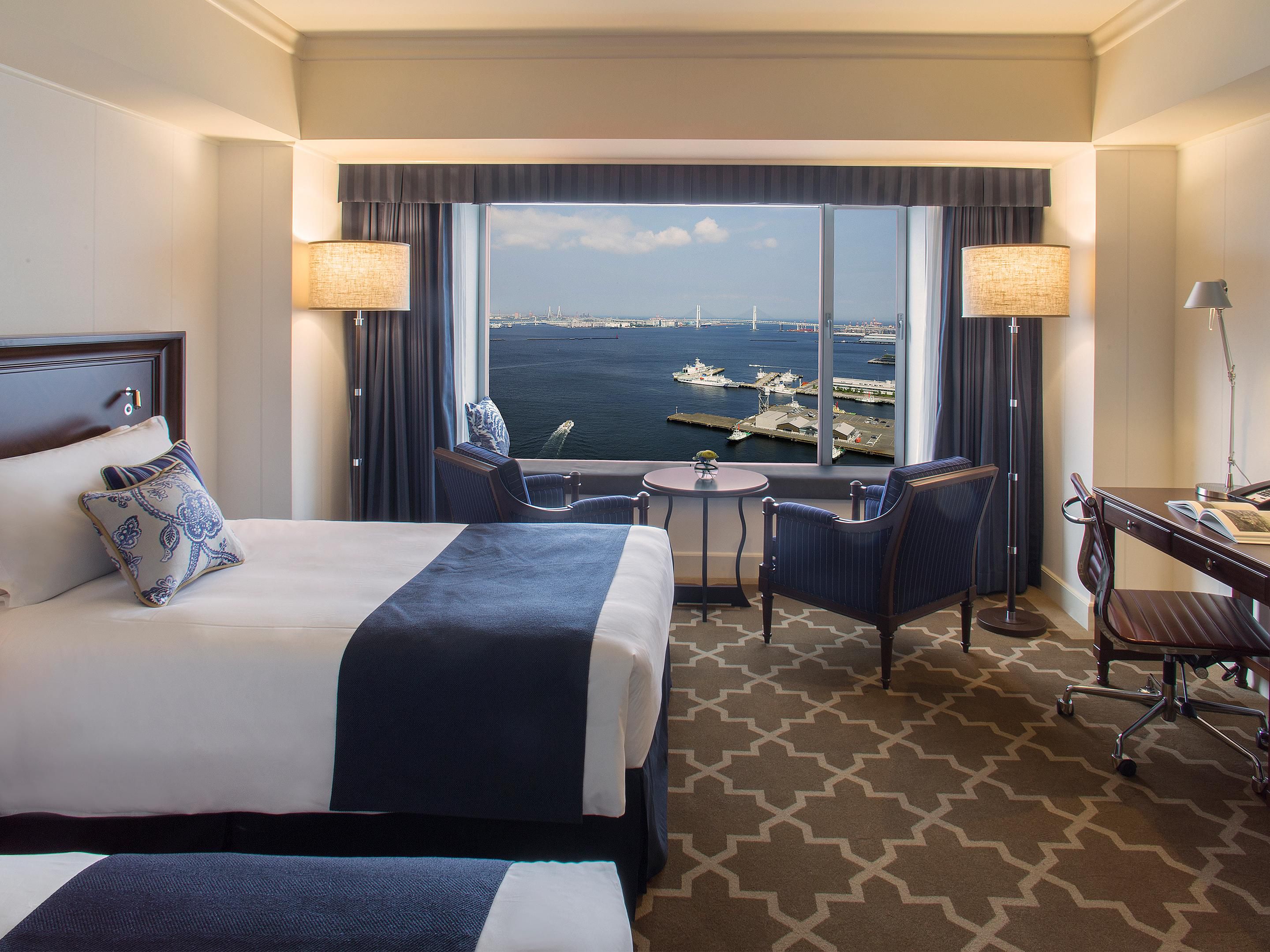 2 Single beds Premium Harbor view Club Access